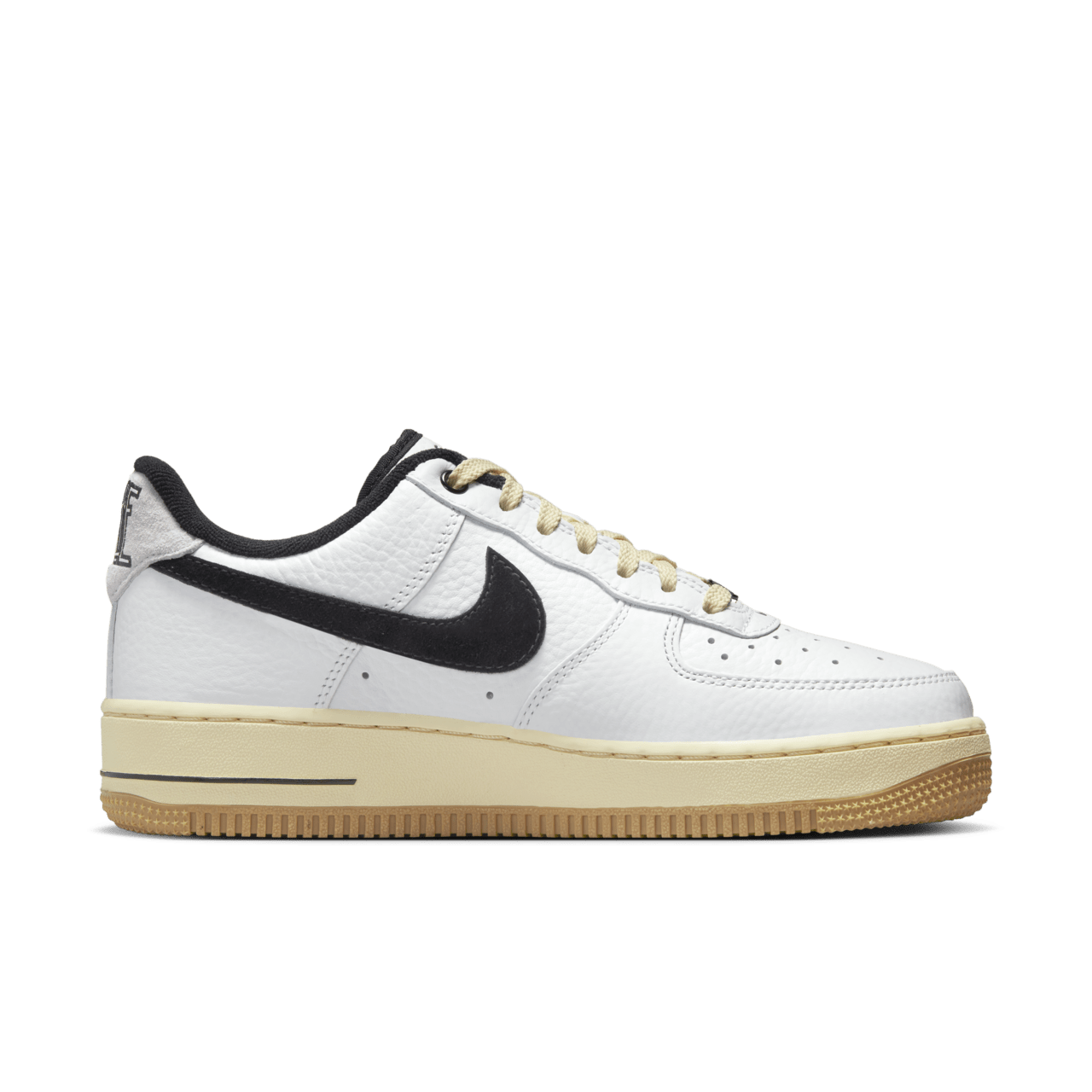 Fecha de lanzamiento del Air Force 1 '07 "Black and Summit White" para mujer (DR0148-101)
