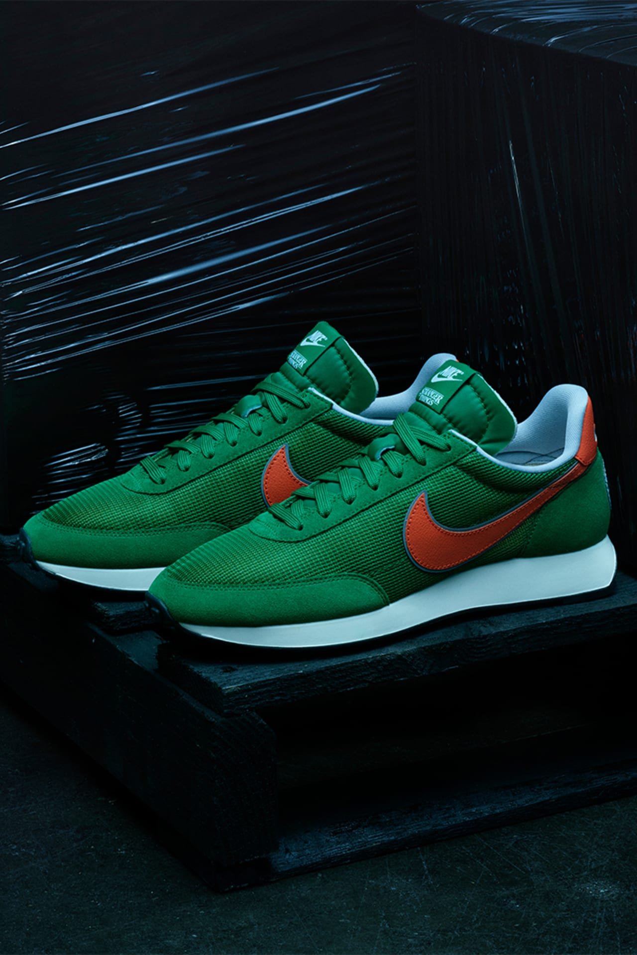 Nike stranger things green on sale