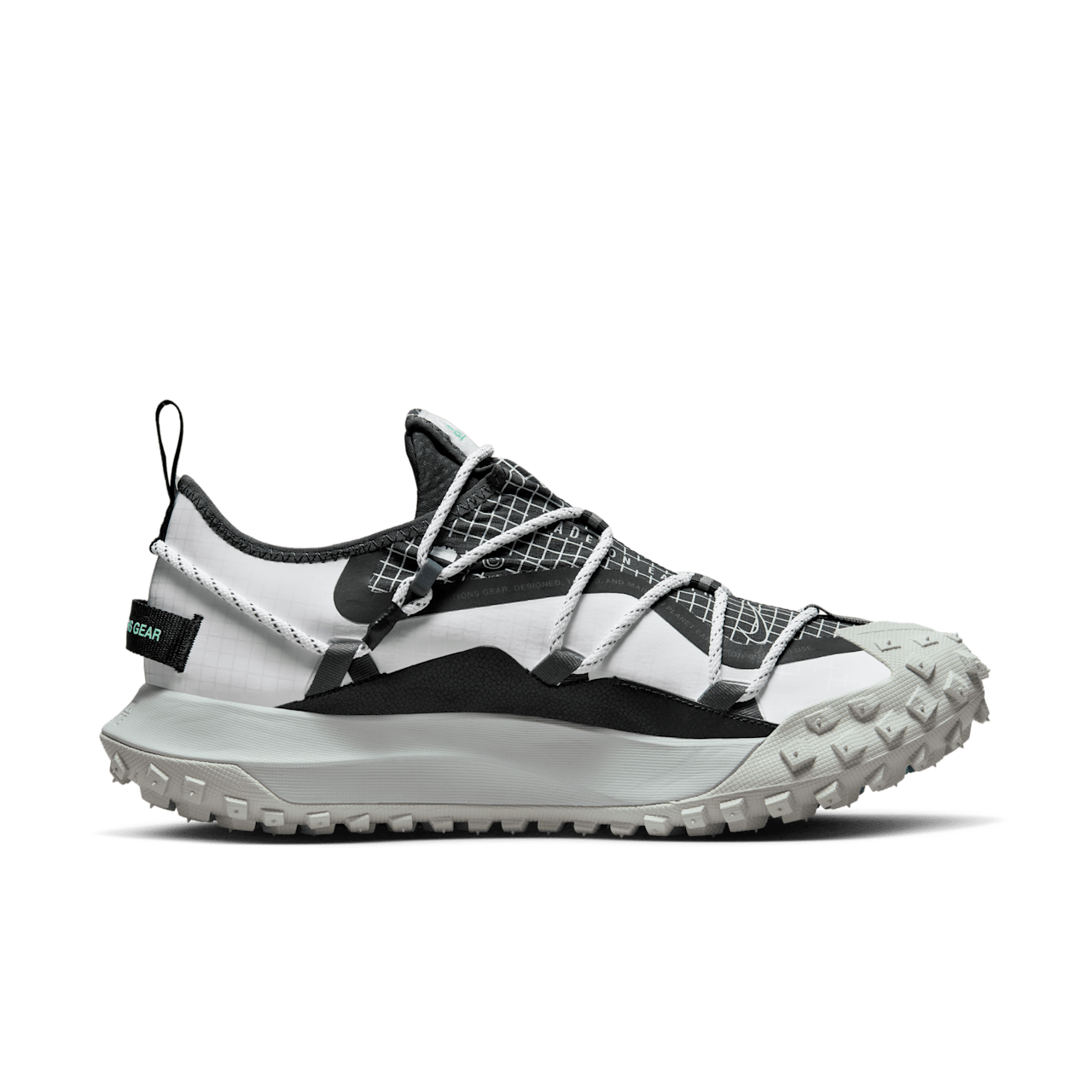 วันเปิดตัว ACG Mountain Fly Low "White and Black" (DO9334-100)