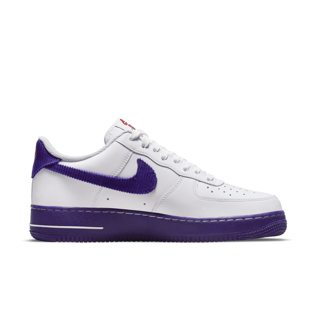 【NIKE公式】エア フォース 1 EMB 'White and Court Purple' (DB0264-100 / AF 1 '07 LV8 EMB)