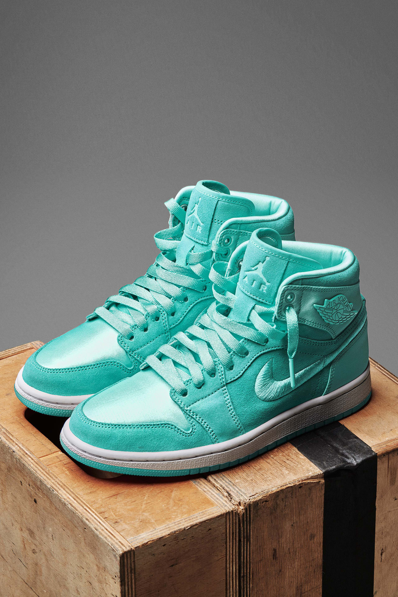 Women's Air Jordan 1 Retro High 'Light Aqua' Release Date. Nike SNKRS