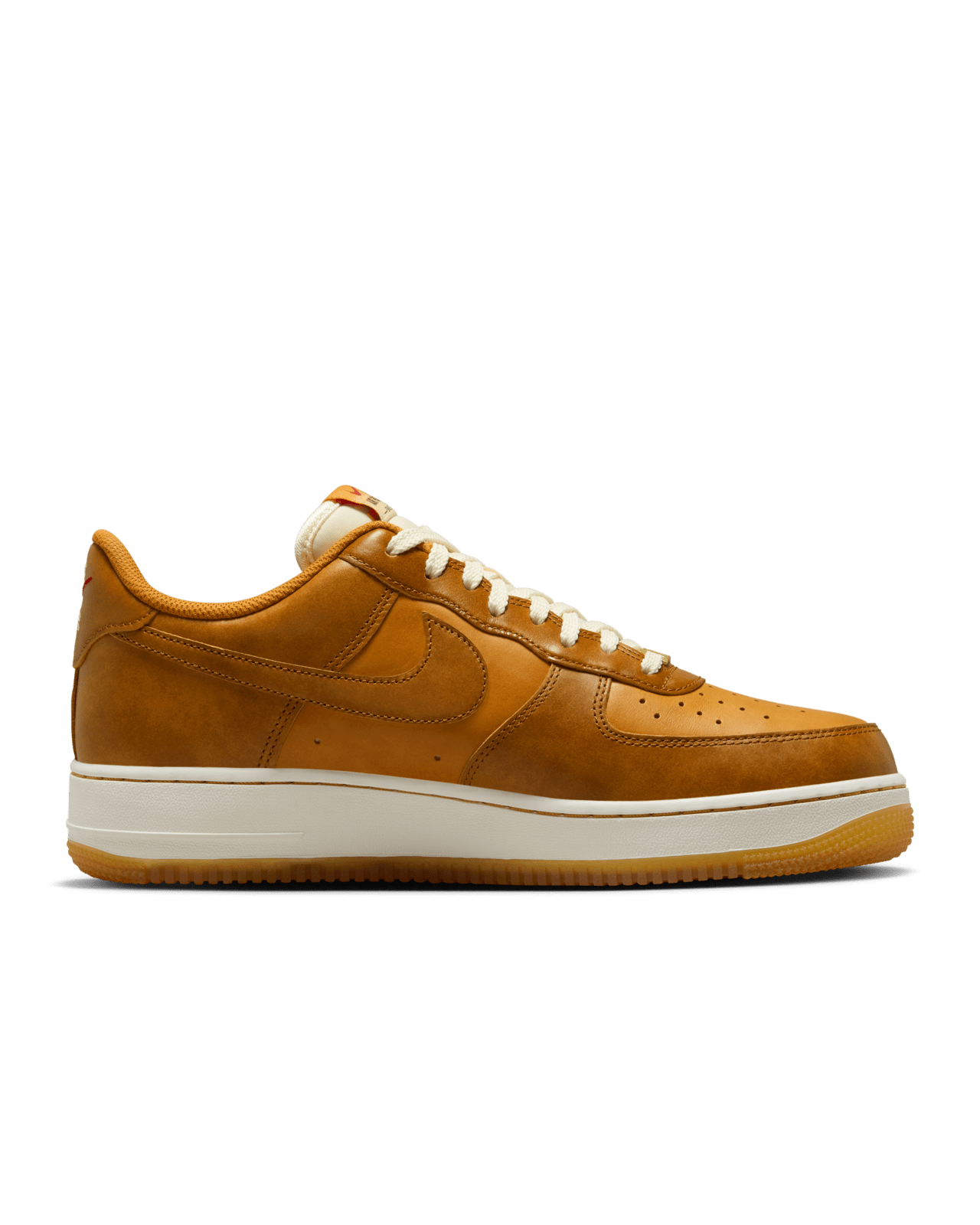 【NIKE公式】エア フォース 1 '07 LV8 'Russet and Sunset' (HQ3639-720 / AF 1 '07 LV8 NBHD)