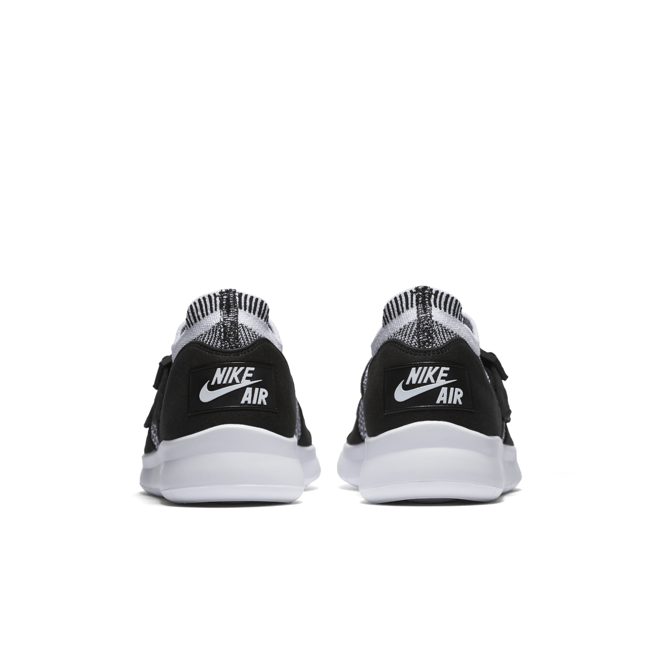 Nike Air Sock Racer Ultra Flyknit Black White fur Damen. Nike SNKRS