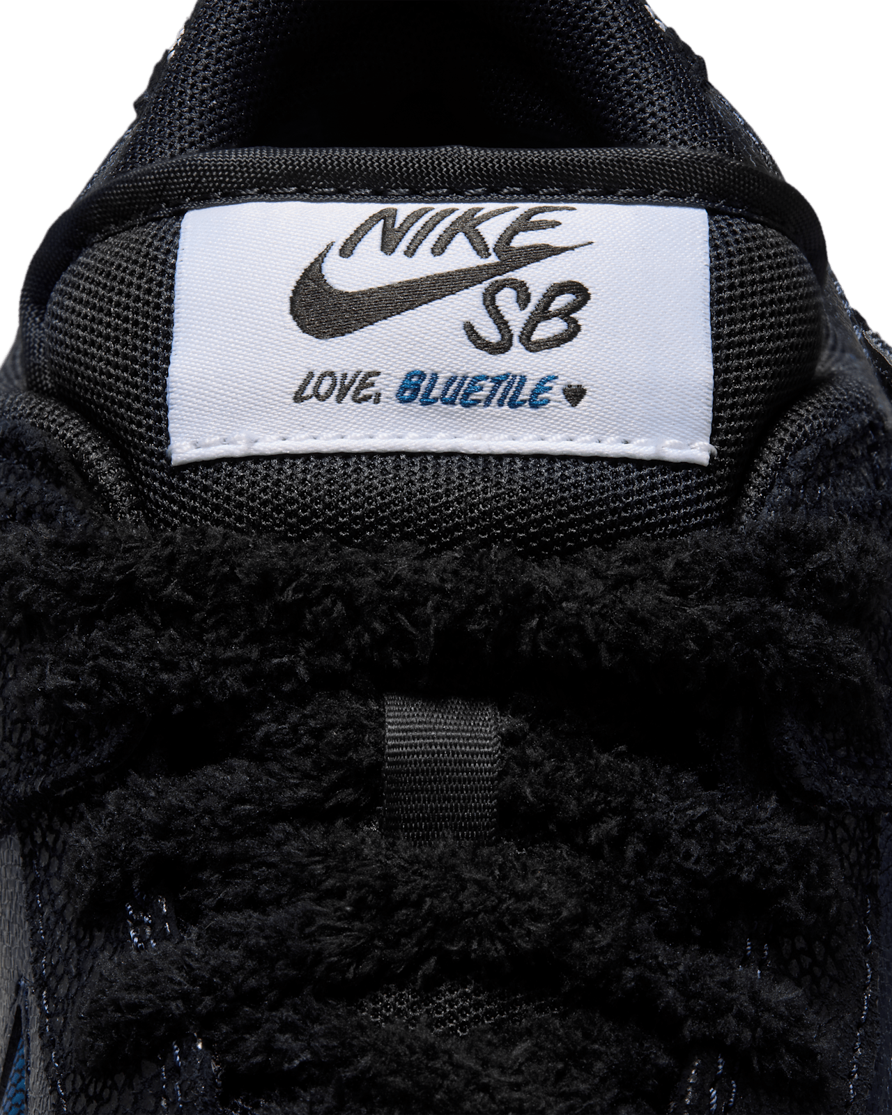 วันเปิดตัว Nike SB Dunk Low x Bluetile "Pitch Blue and Black (IQ1323-001)