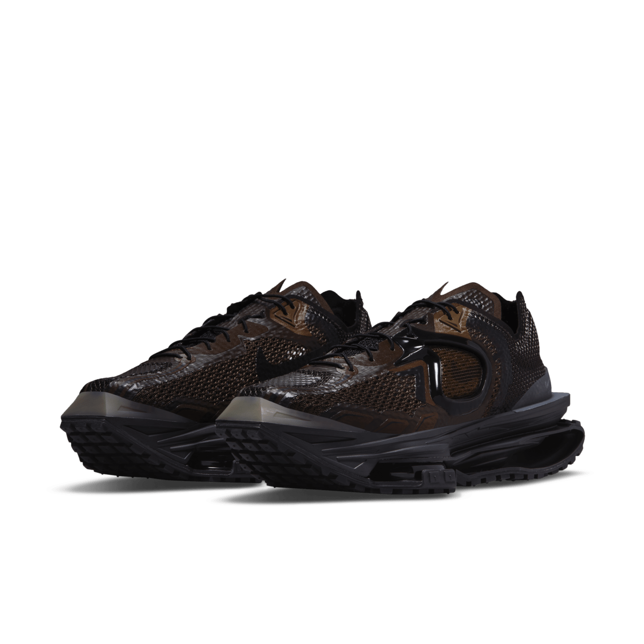 วันเปิดตัว Zoom 004 x MMW “Baroque Brown” (CU0676-201)