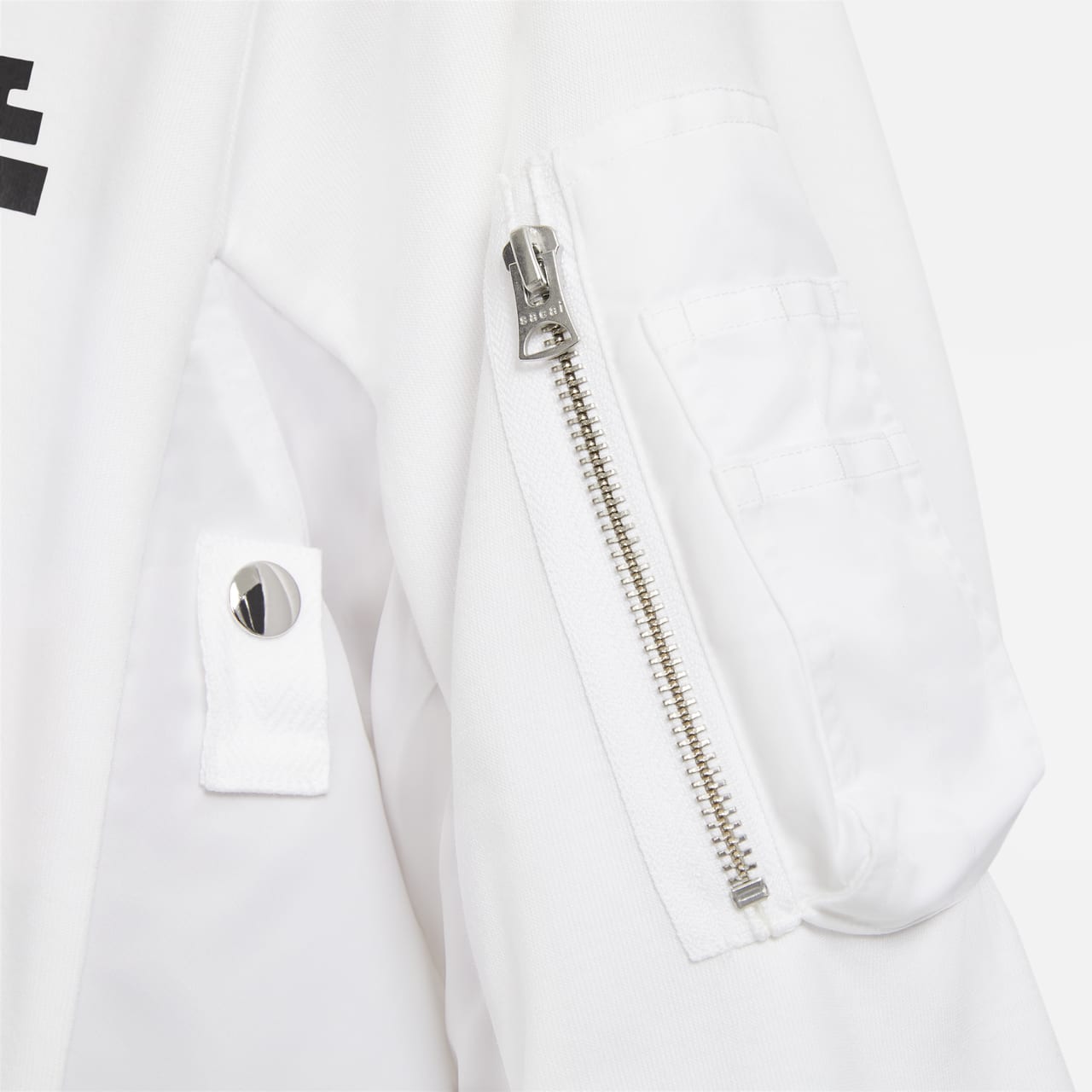 วันเปิดตัว Nike x sacai Apparel Collection