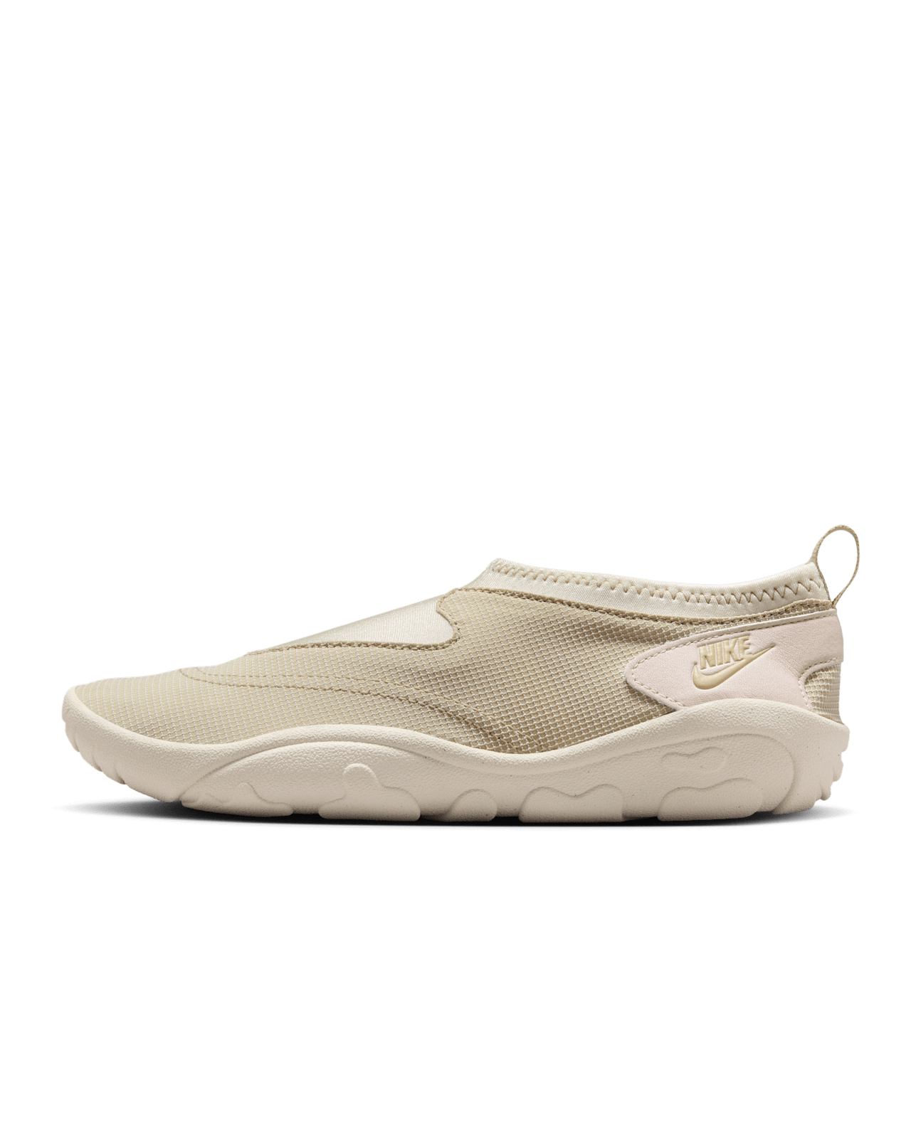 【NIKE公式】レディース アクア ターフ 'Desert Khaki and Light Orewood Brown' (FZ5628-100 / W NIKE AQUA TURF)