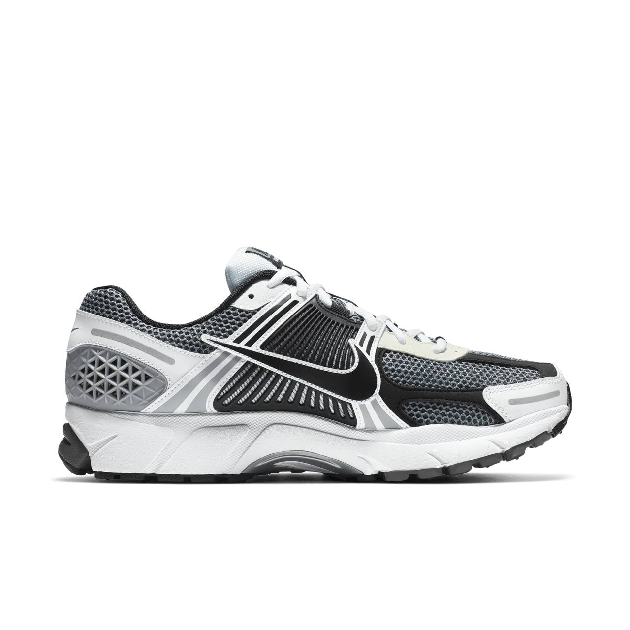 Fecha de lanzamiento de las Zoom Vomero 5 "Black and Metallic Silver" (CI1694-001)