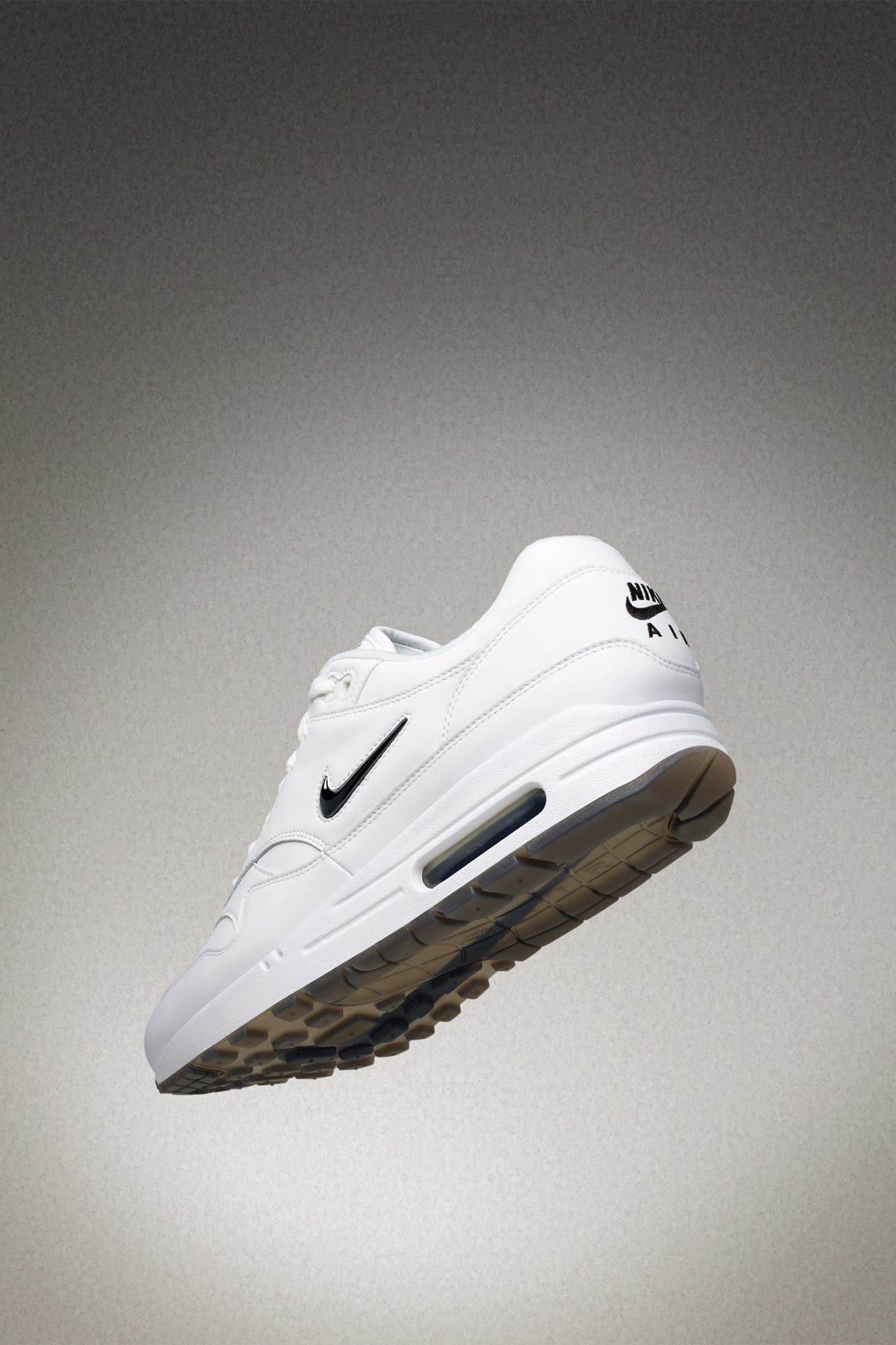 Nike air max 1 crown jewel online