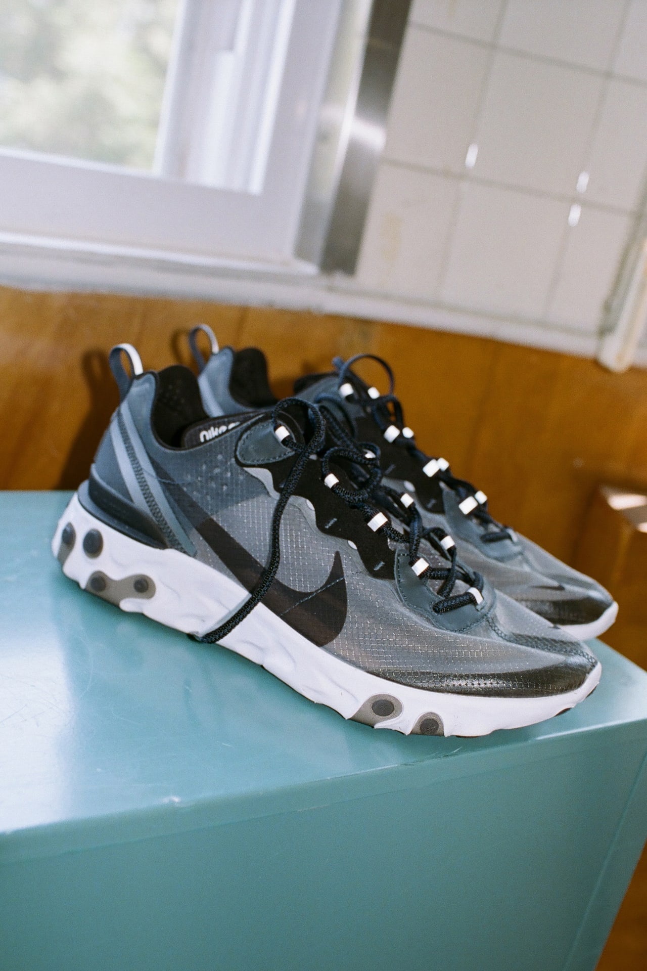 Nike air max element 87 deals