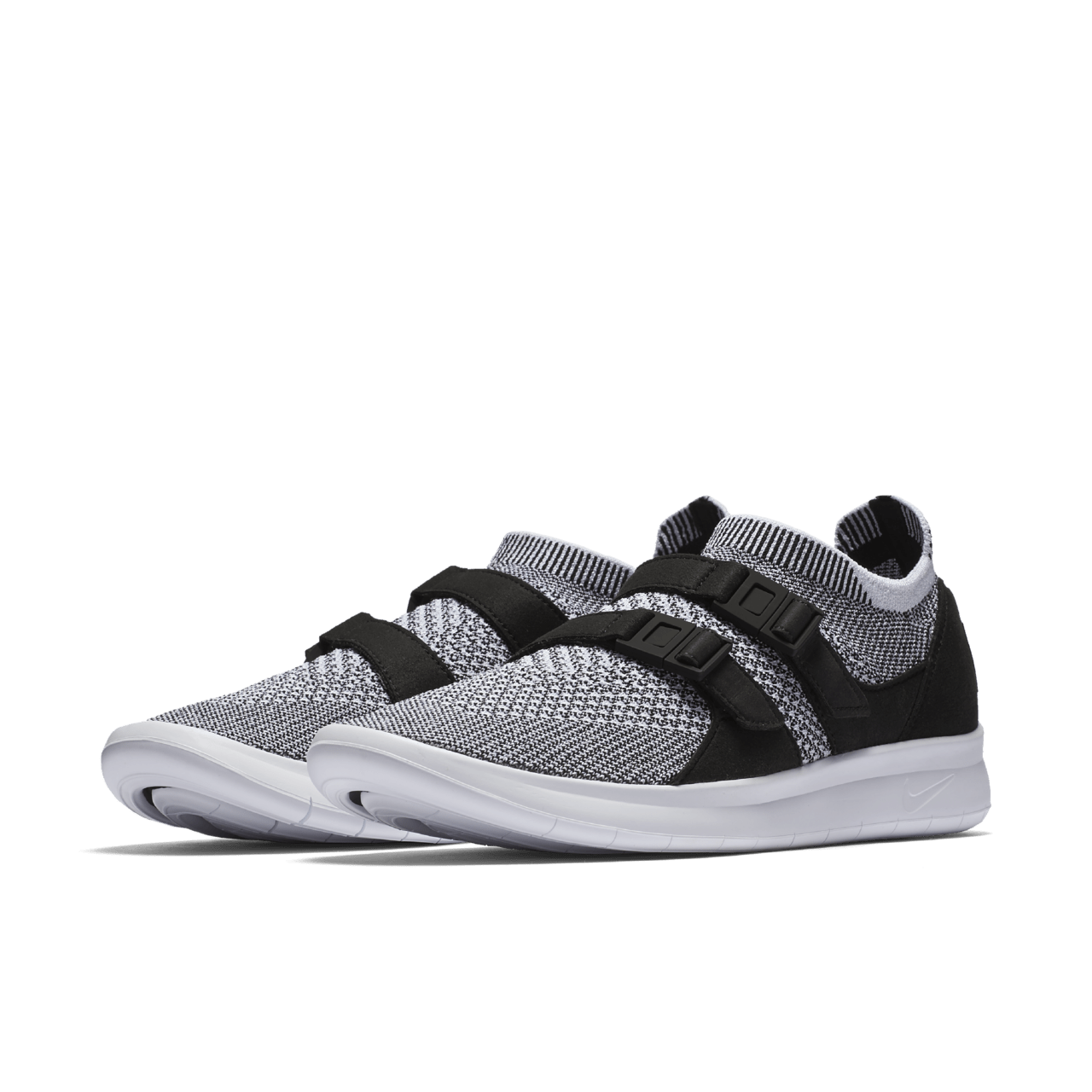 Nike Air Sock Racer Ultra Flyknit Black White fur Damen. Nike SNKRS