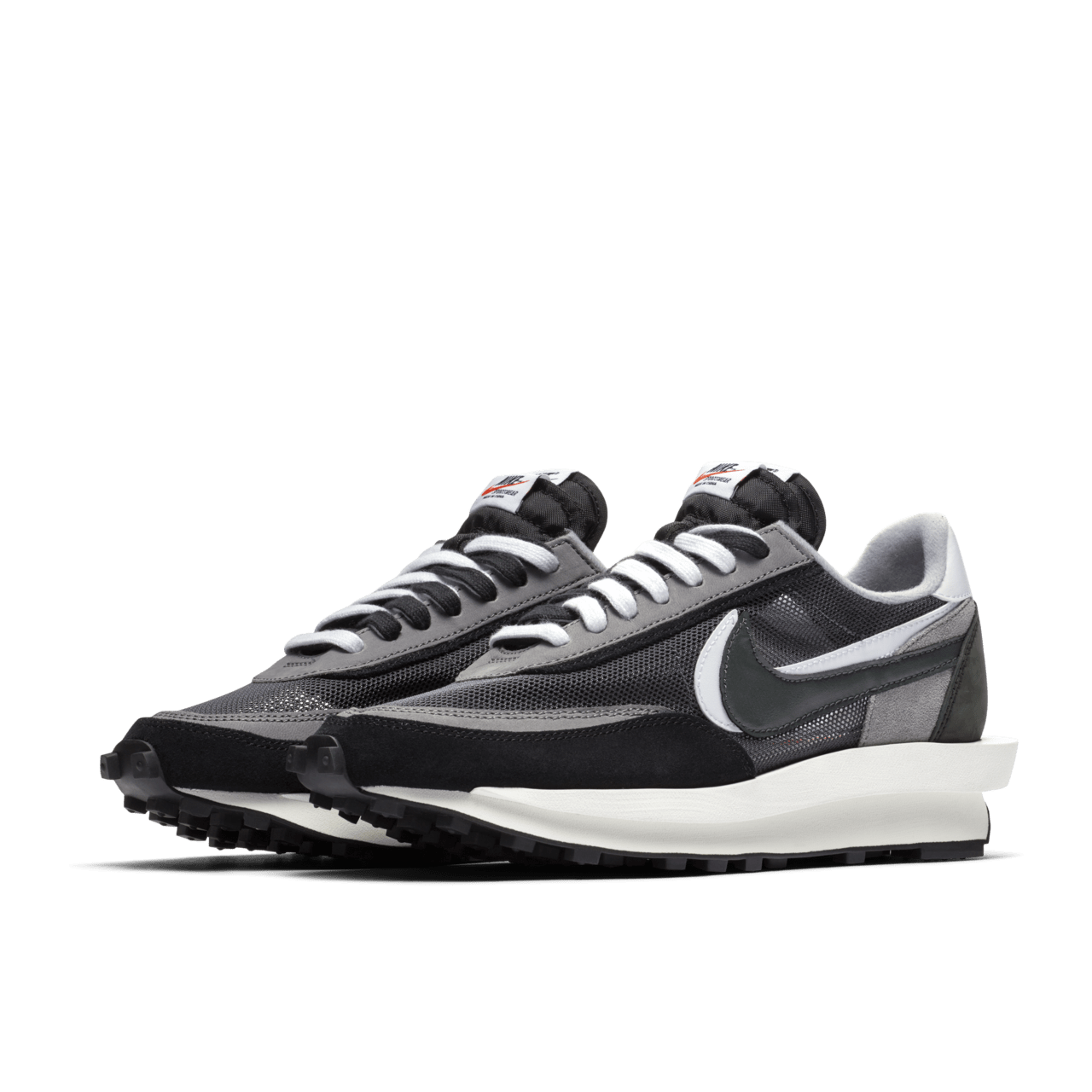 Fecha de lanzamiento de las sacai x Nike LDWaffle Black Nike SNKRS