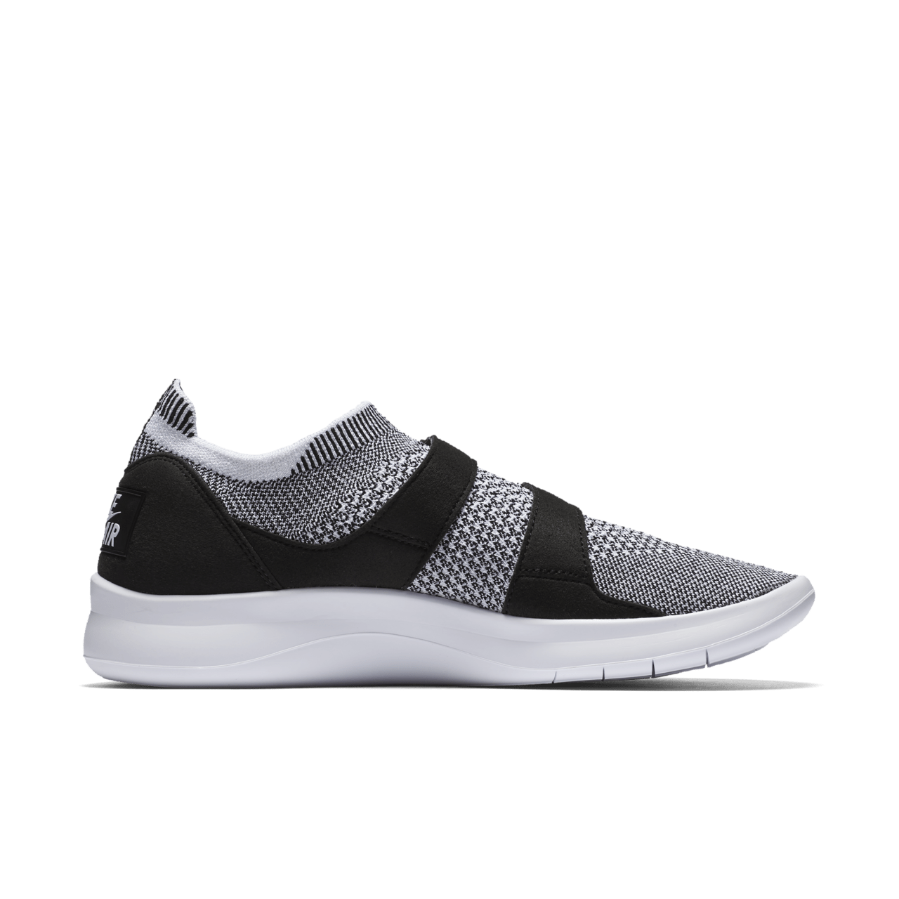 Nike Air Sock Racer Ultra Flyknit Black White fur Damen. Nike SNKRS