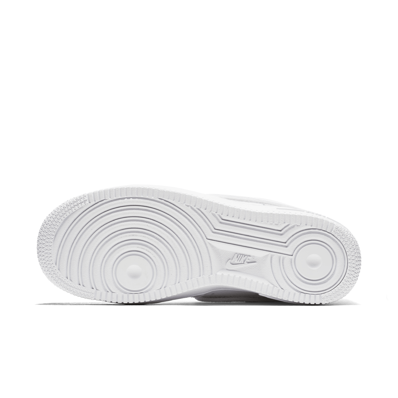 Date de sortie de la Nike Air Force 1 100 Triple White pour Femme. Nike SNKRS