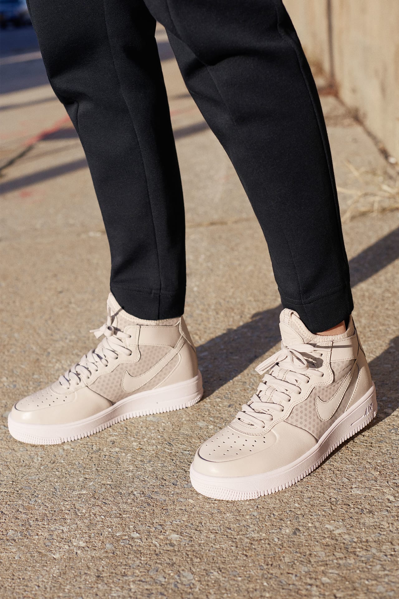 Women s Nike Air Force 1 Ultraforce Mid Light Bone Nike SNKRS