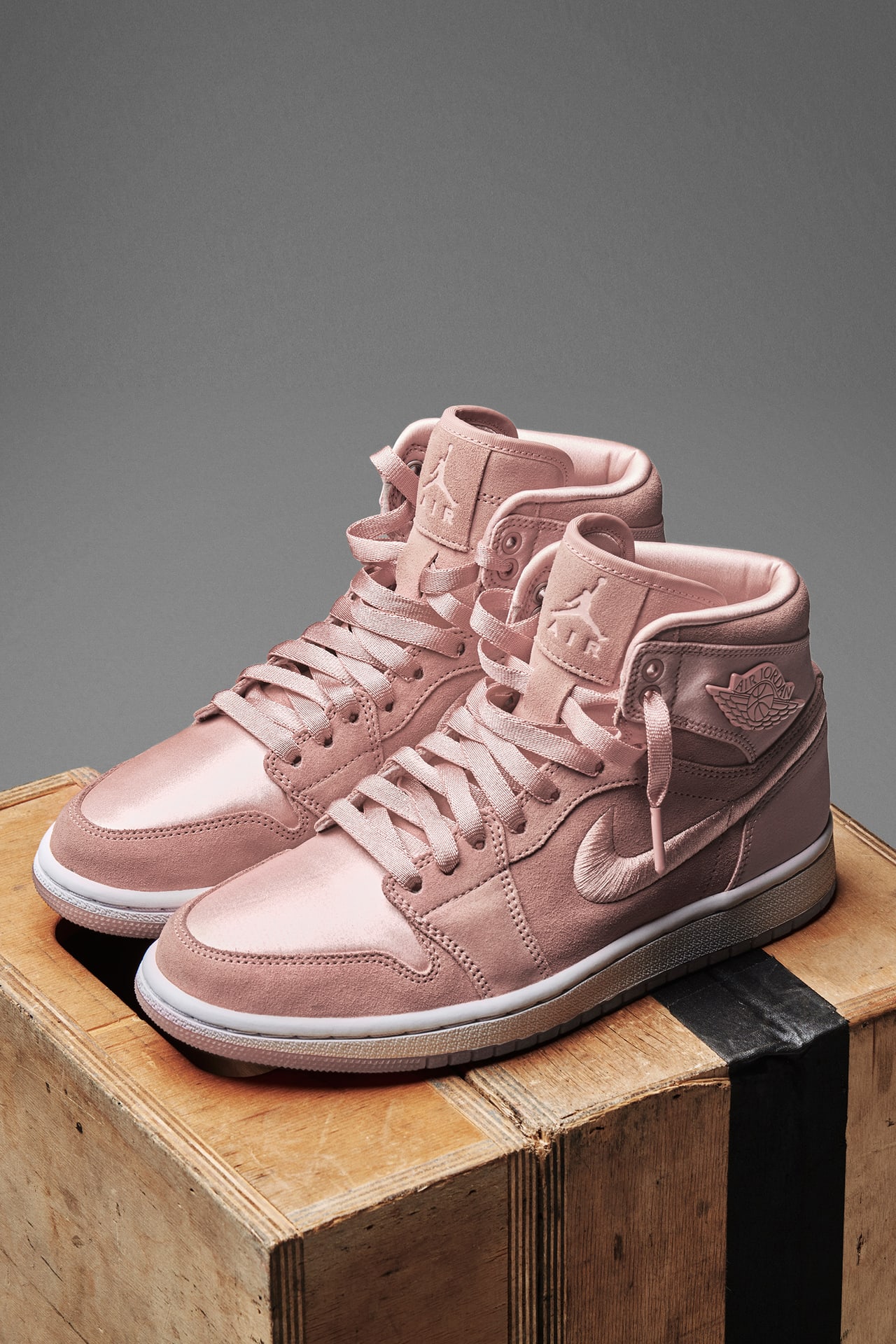 Women s Air Jordan 1 Retro High Sunset Tint Release Date. Nike SNKRS