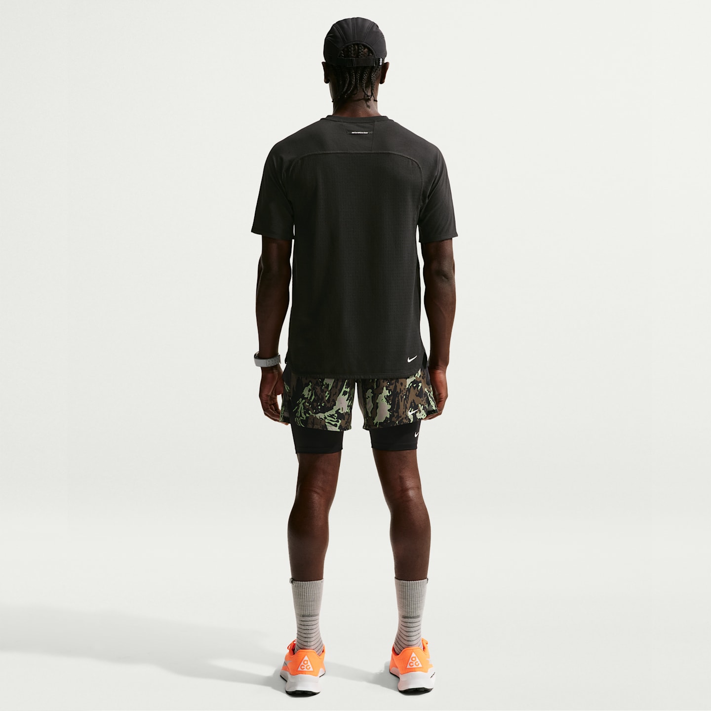 Мужской топ Nike ACG "Solar Chase" Dri-FIT ADV, цвет: Чёрный / Снежный белый — фото 5