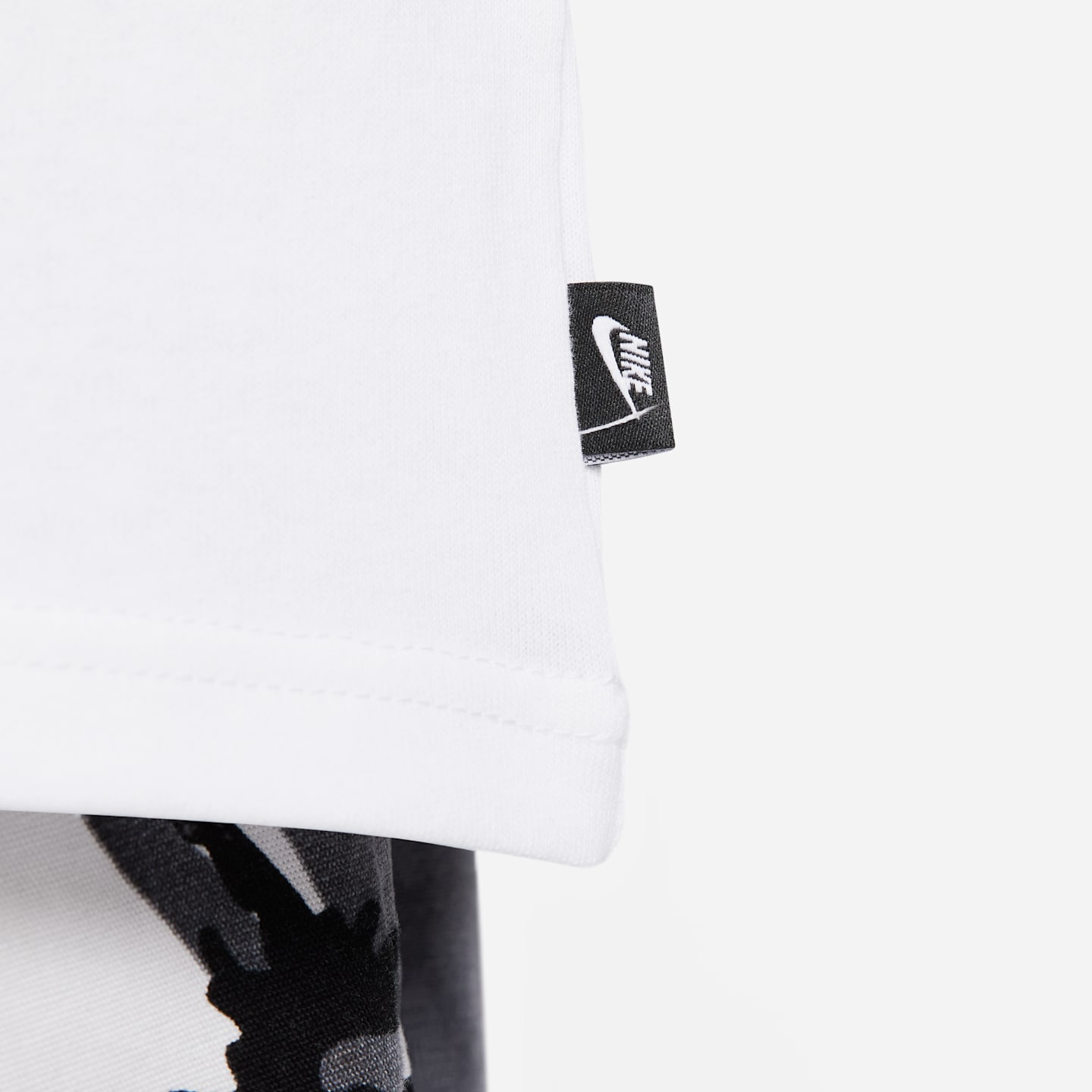 Мужская футболка Nike Sportswear Premium Essentials с длинным рукавом и карманом, цвет: Белый — фото 10