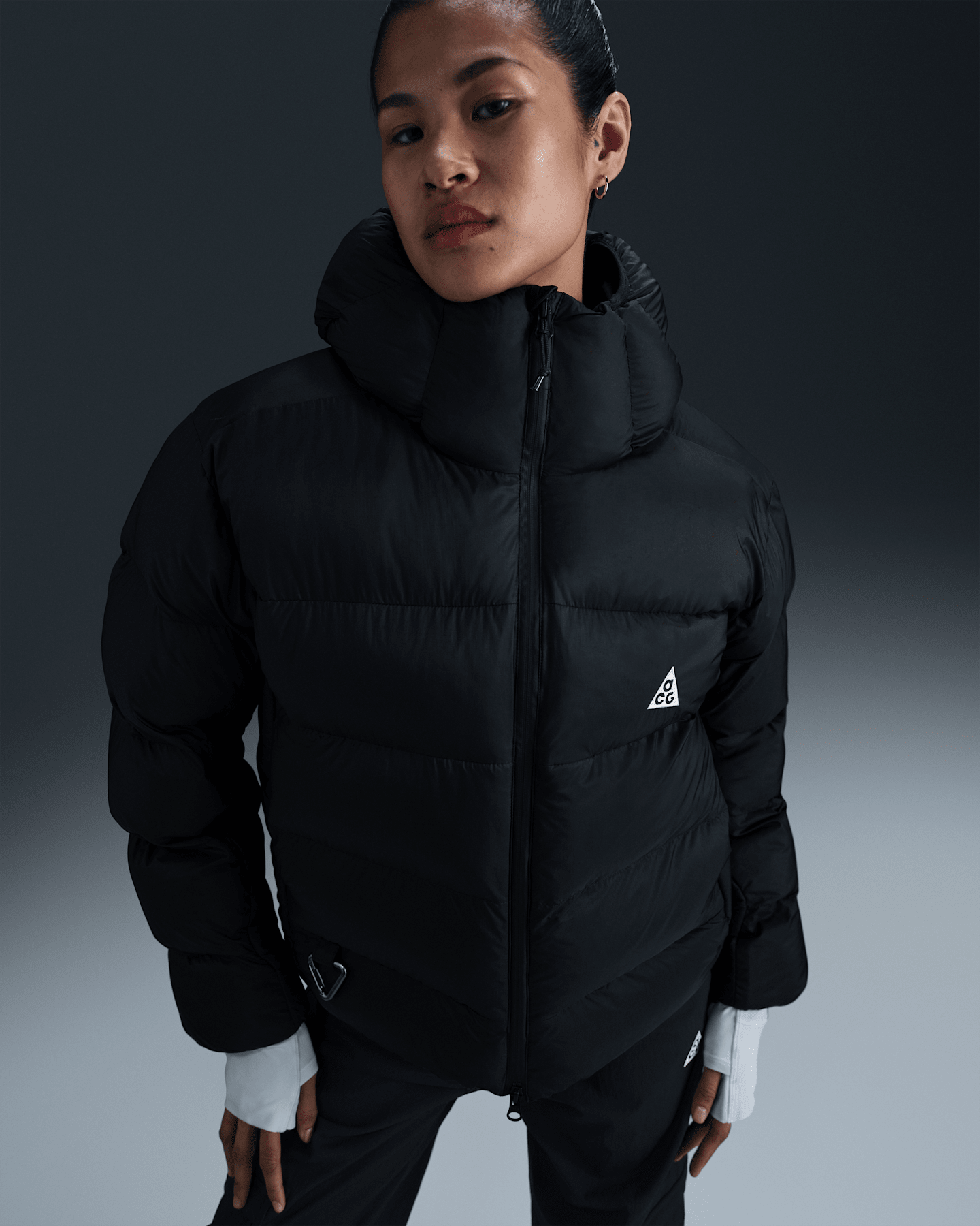 Женская куртка Nike ACG "Lunar Lake" PrimaLoft® Therma-FIT ADV Loose Hooded, цвет: Чёрный / Снежный белый — фото 7