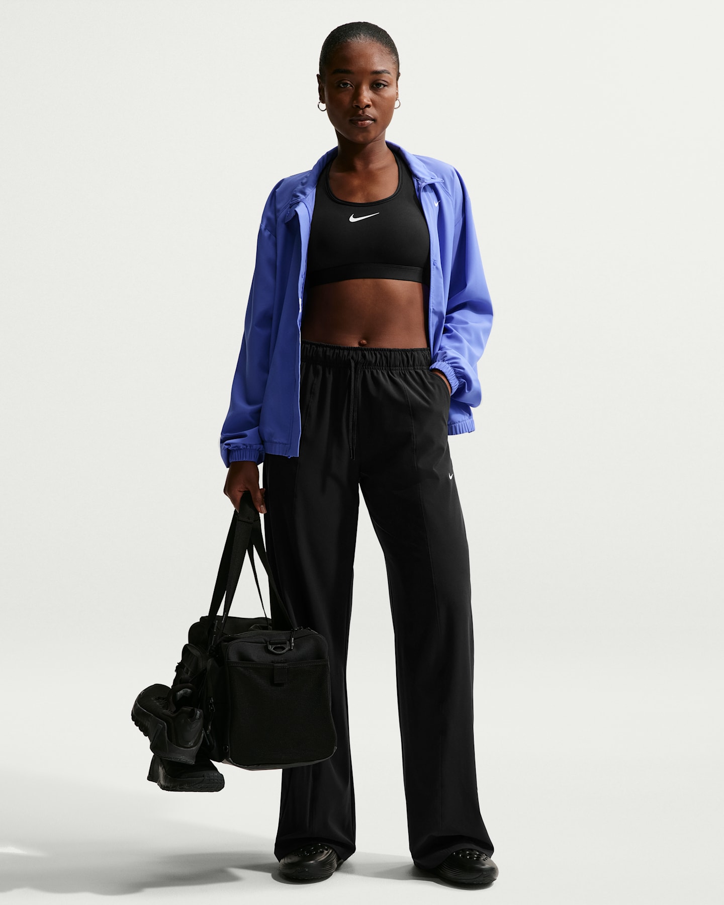 Женские тканые широкие брюки Nike One Dri-FIT, цвет: Чёрный / Белый — фото 6