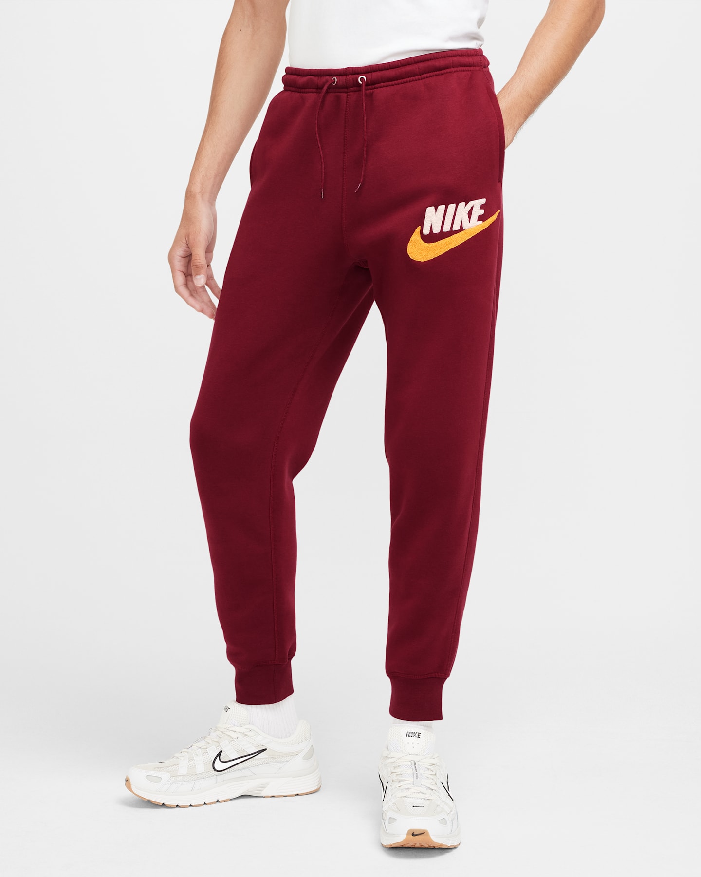 Мужские флисовые джоггеры Nike Club, цвет: Красный — фото 12