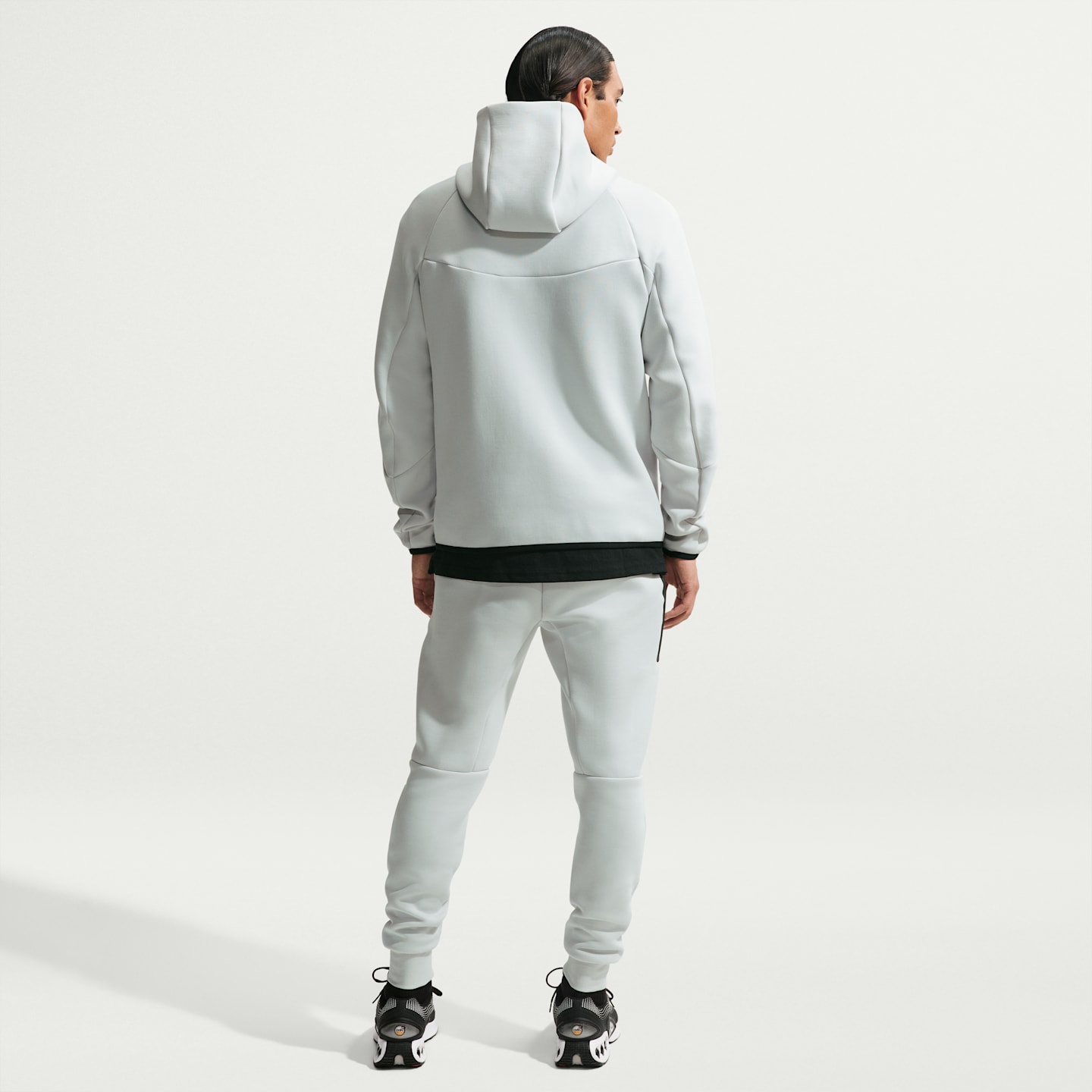 Мужское футбольное худи на молнии Nike Netherlands Tech Fleece Windrunner, цвет: Малиновый — фото 5