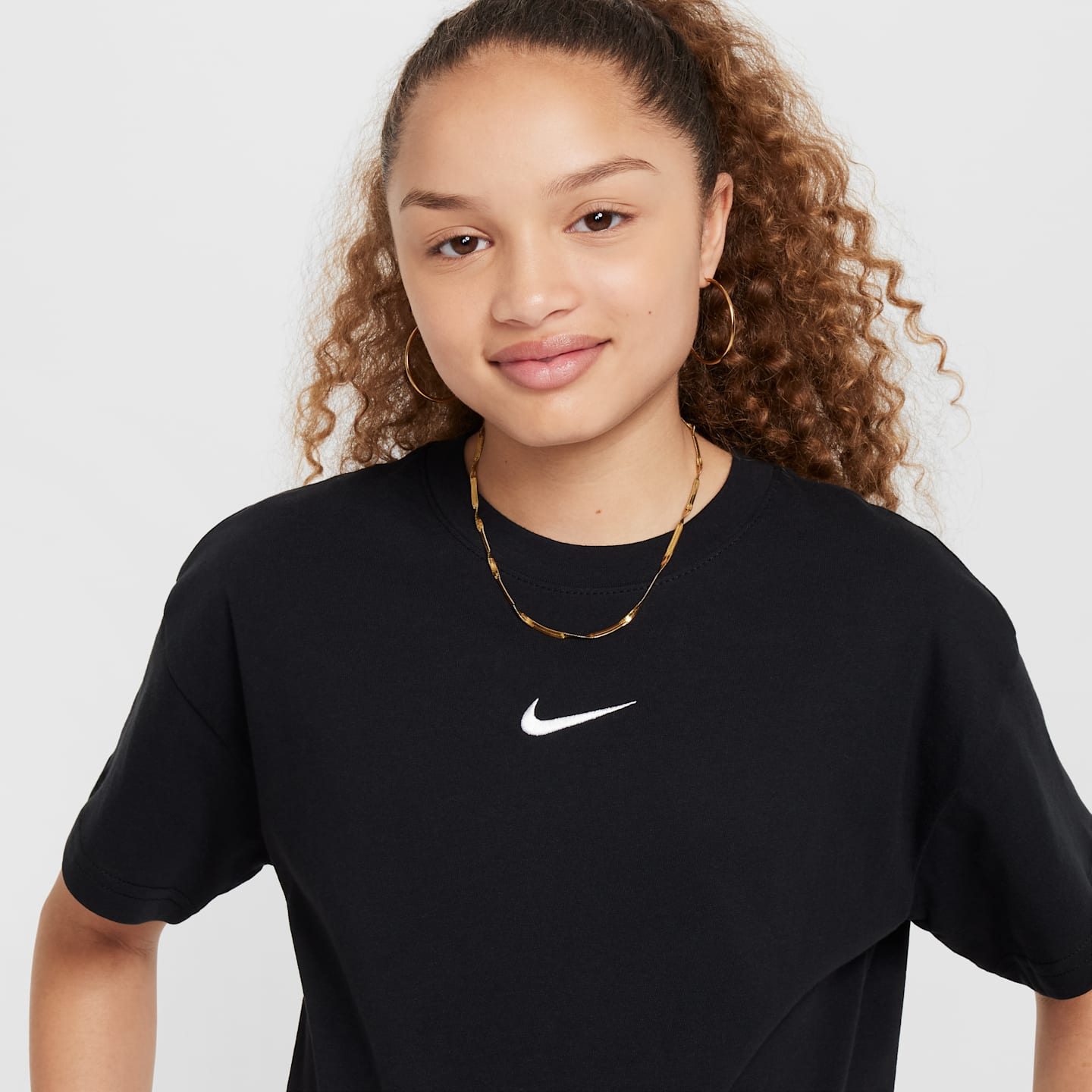 Футболка Nike Sportswear Essential для девочек, цвет: Чёрный — фото 3