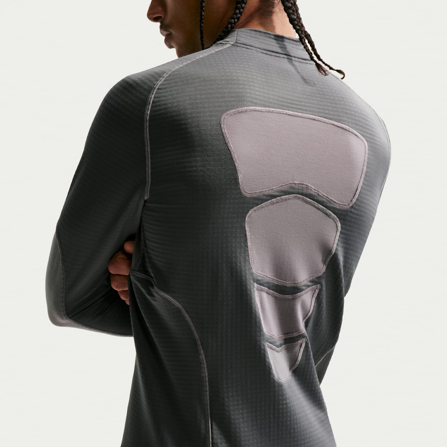 Мужской термолонгслив Nike Tech, цвет: Железный серый / Чёрный — фото 2