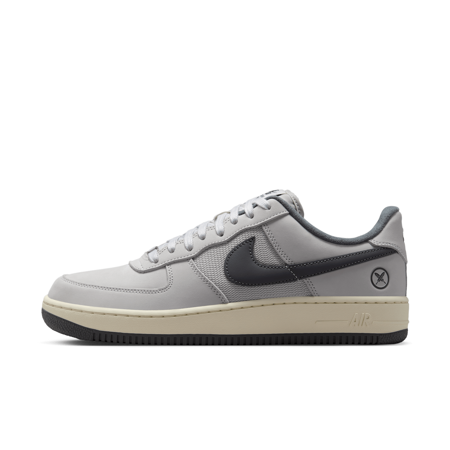 Женские кроссовки Nike SB Air Force 1 x Yuto Skate, цвет: Белый / Кокосовое молоко — фото 14