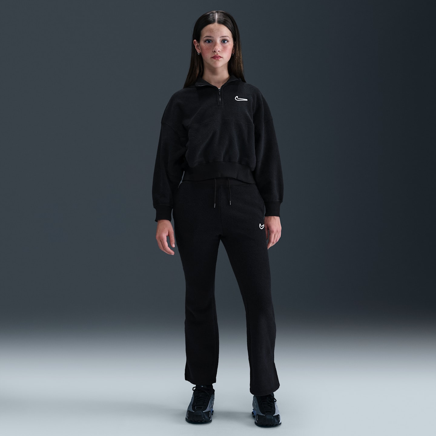Детский флисовый топ для девочек Nike Sportswear с длинным рукавом, цвет: Чёрный / Белый — фото 4