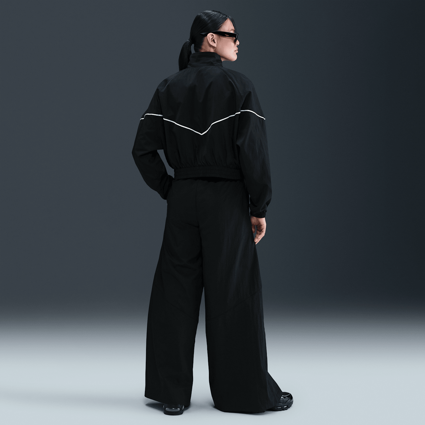 Женские тканые широкие брюки Nike Sportswear, цвет: Чёрный / Молочный — фото 4