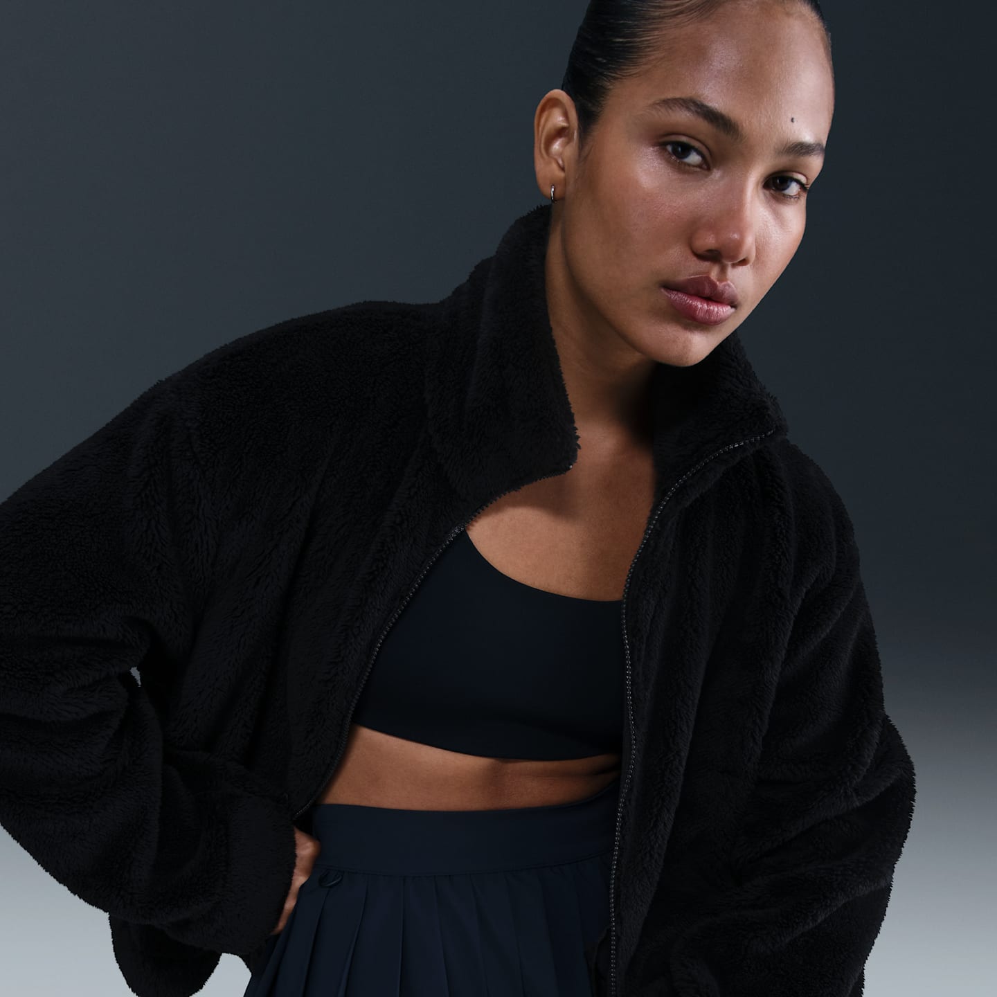 Женская куртка Nike Sportswear Essential из флиса с длинным ворсом, большие размеры, цвет: Чёрный / Молочный — фото 3