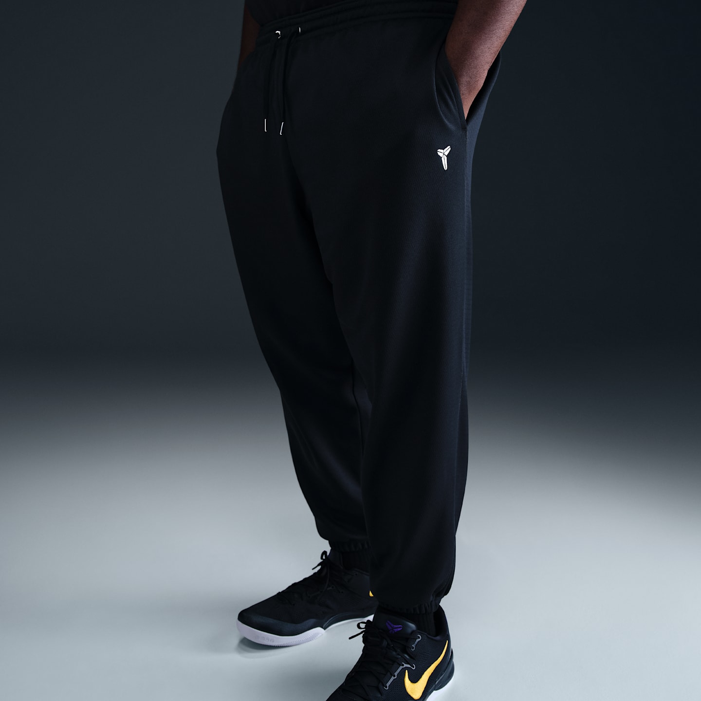 Мужские брюки Nike Kobe Therma-FIT Basketball, цвет: Чёрный / Белый — фото 7