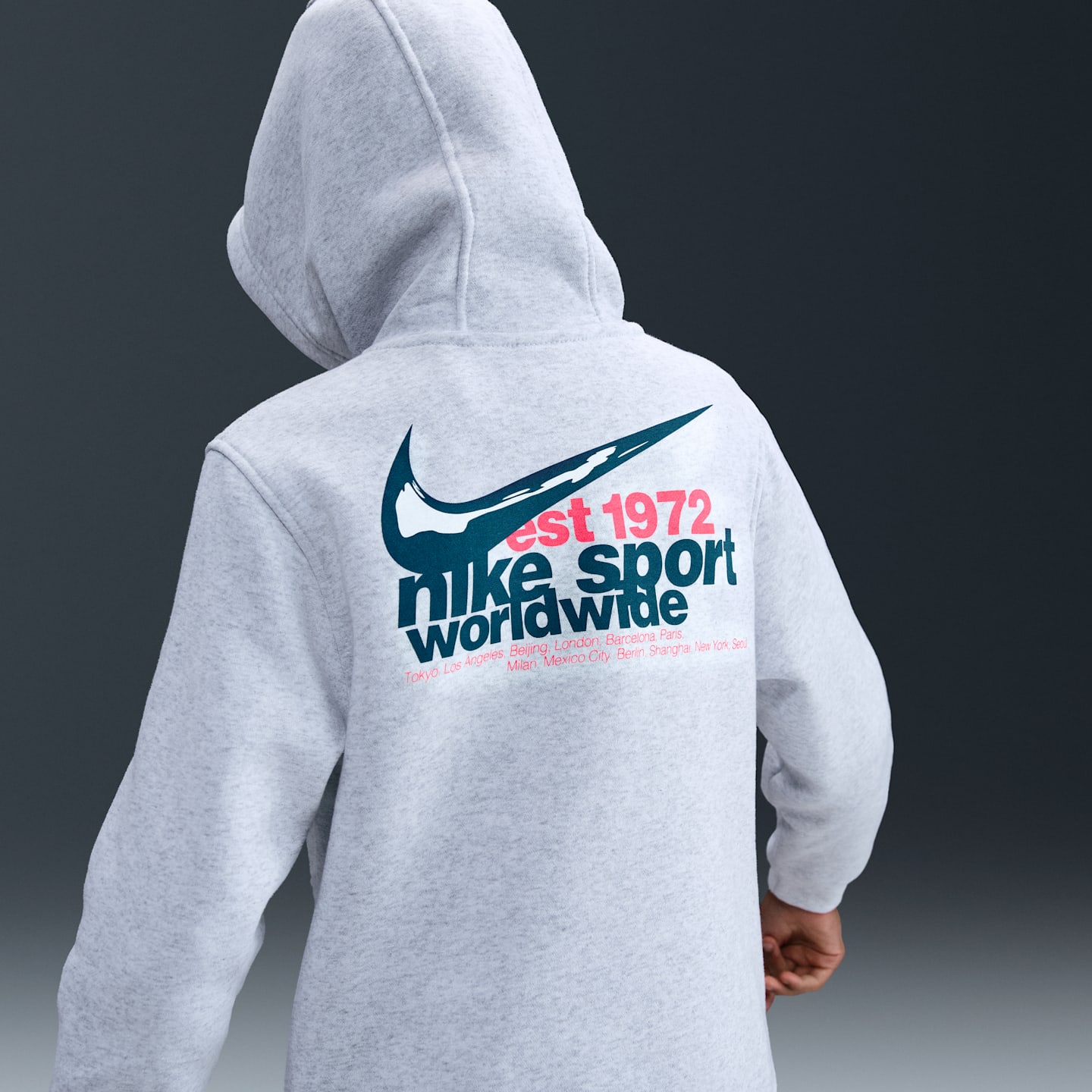 Детское худи Nike Sportswear Club Fleece, цвет: Берёзовый меланжевый / Малиновый — фото 5