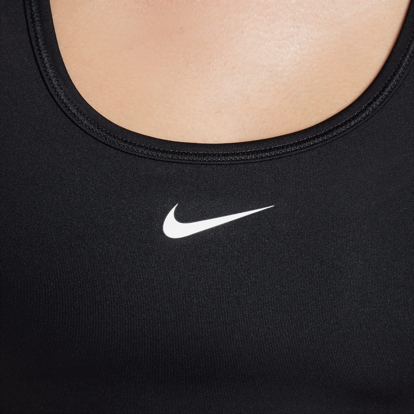 Детский спортивный бюстгальтеры Nike Swoosh EasyOn для девочек, цвет: Чёрный / Белый — фото 4