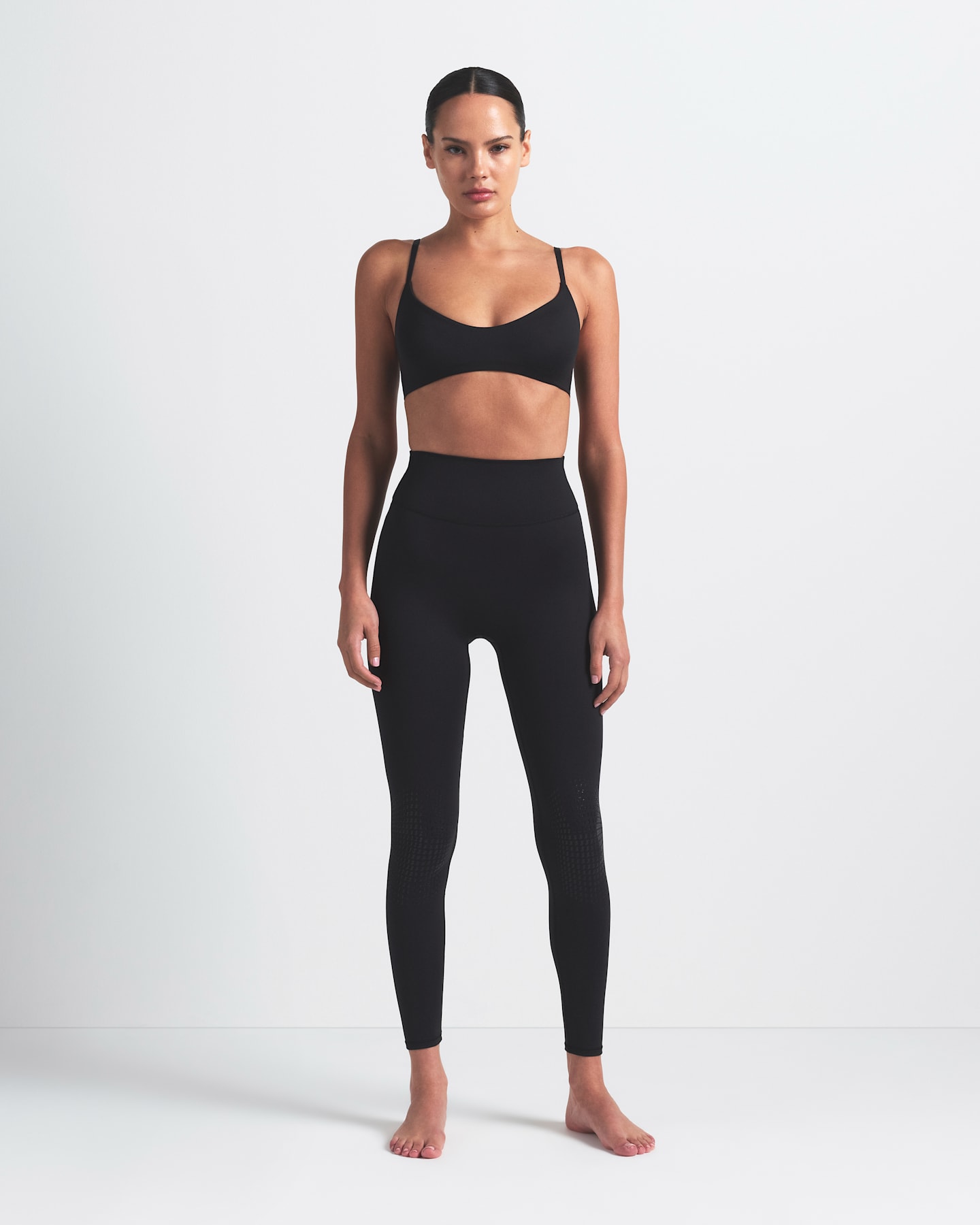 Женские легинсы NikeSKIMS Matte с высокой талией, 26", с захватом под коленом, цвет: Обсидиановый — фото 13