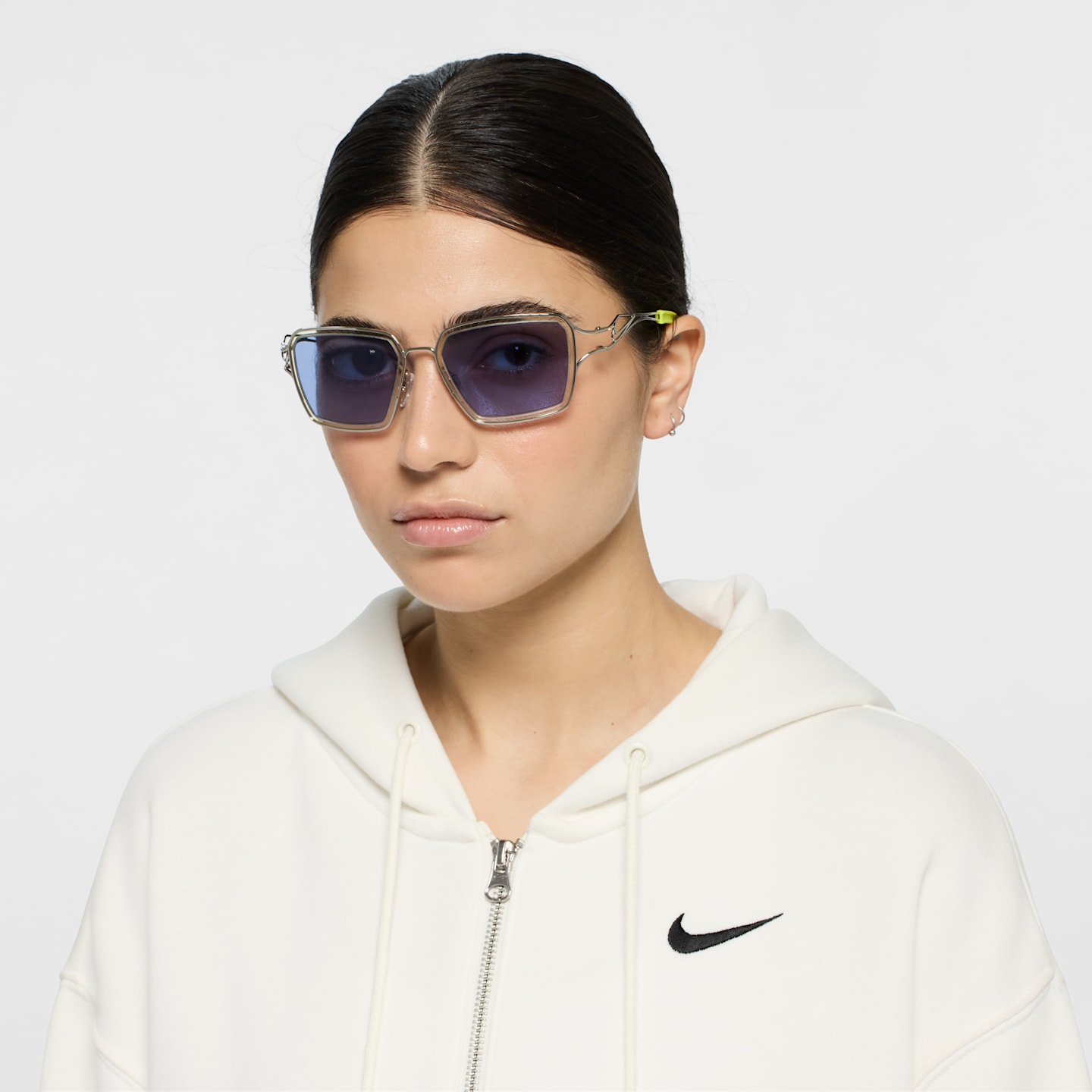 Солнцезащитные очки Nike Veil Prism, цвет: Серебряный — фото 1