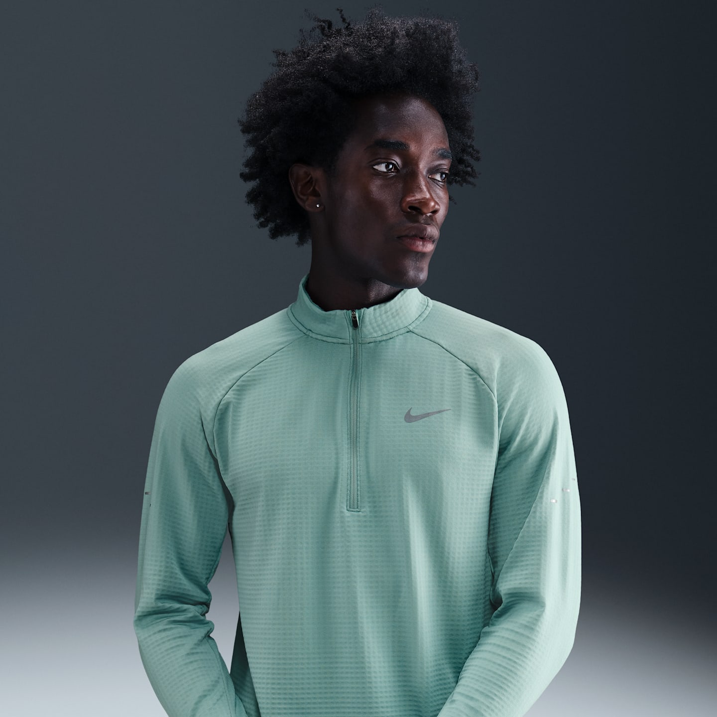 Мужской утеплённый беговой топ Nike Stride Therma-FIT Repel на молнии 1/2, цвет: Cannon — фото 1