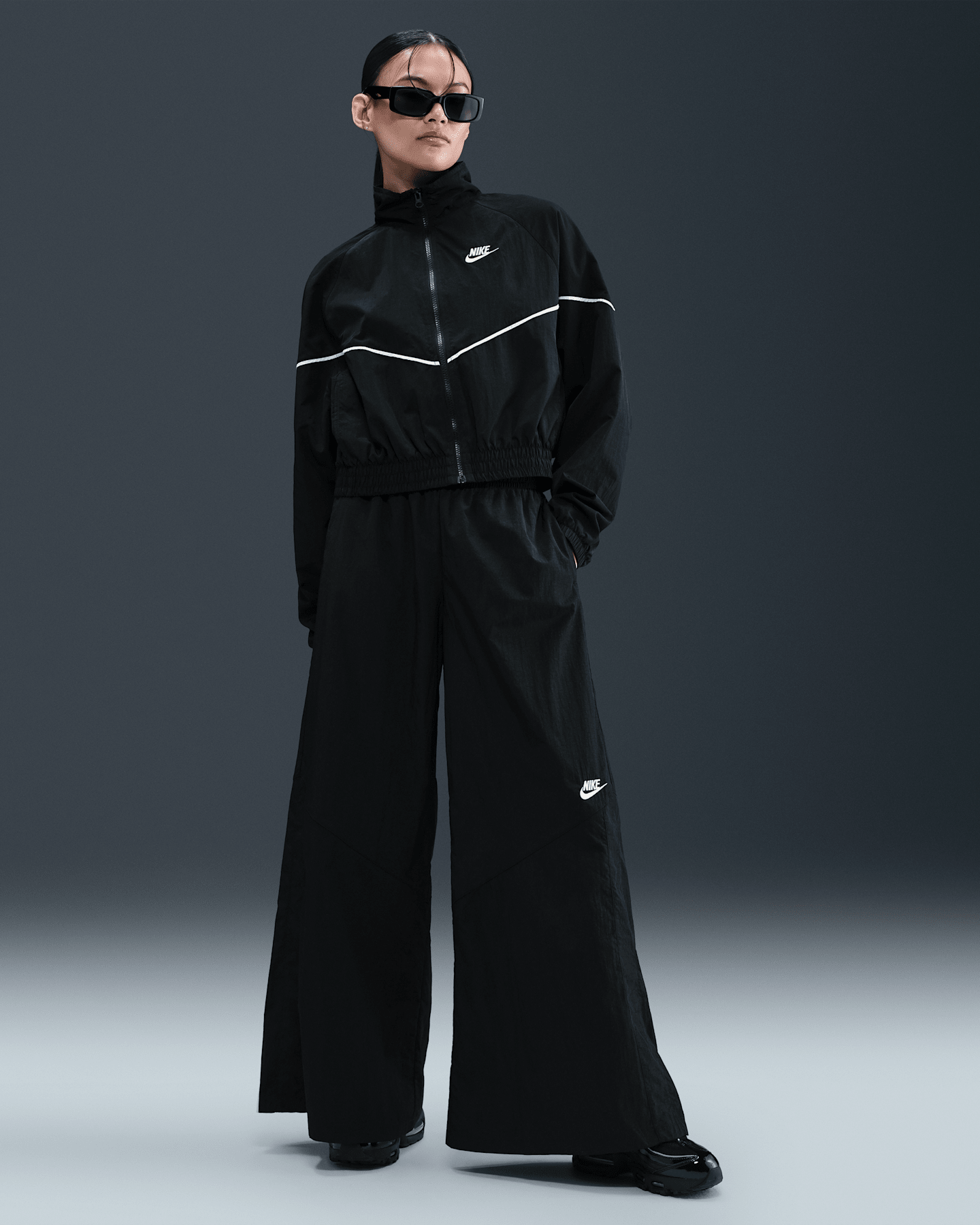 Женские тканые широкие брюки Nike Sportswear, цвет: Чёрный / Молочный — фото 6