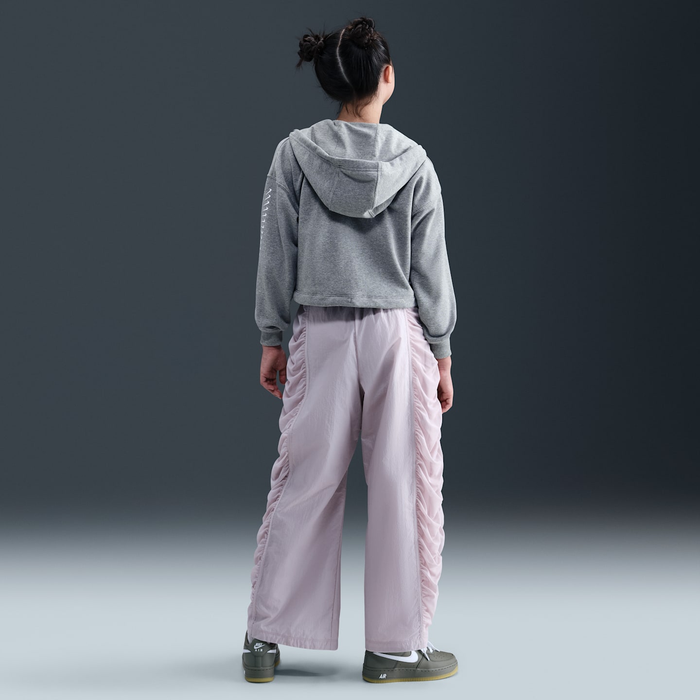 Худи Nike Sportswear Dri-FIT Fleece для девочек, цвет: Серый меланжевый / Белый — фото 5