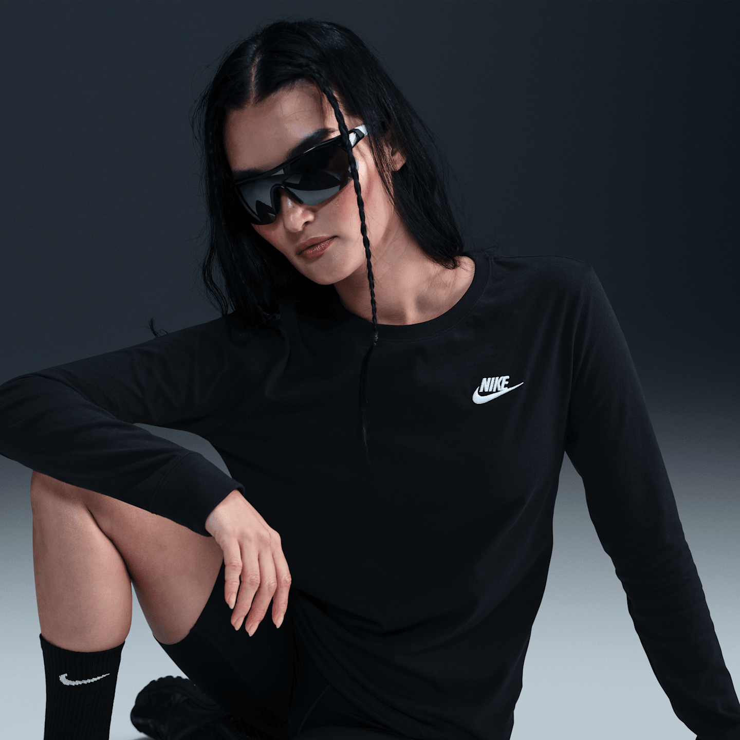 Женская футболка Nike Sportswear Club Long-Sleeve, цвет: Чёрный / Белый — фото 1
