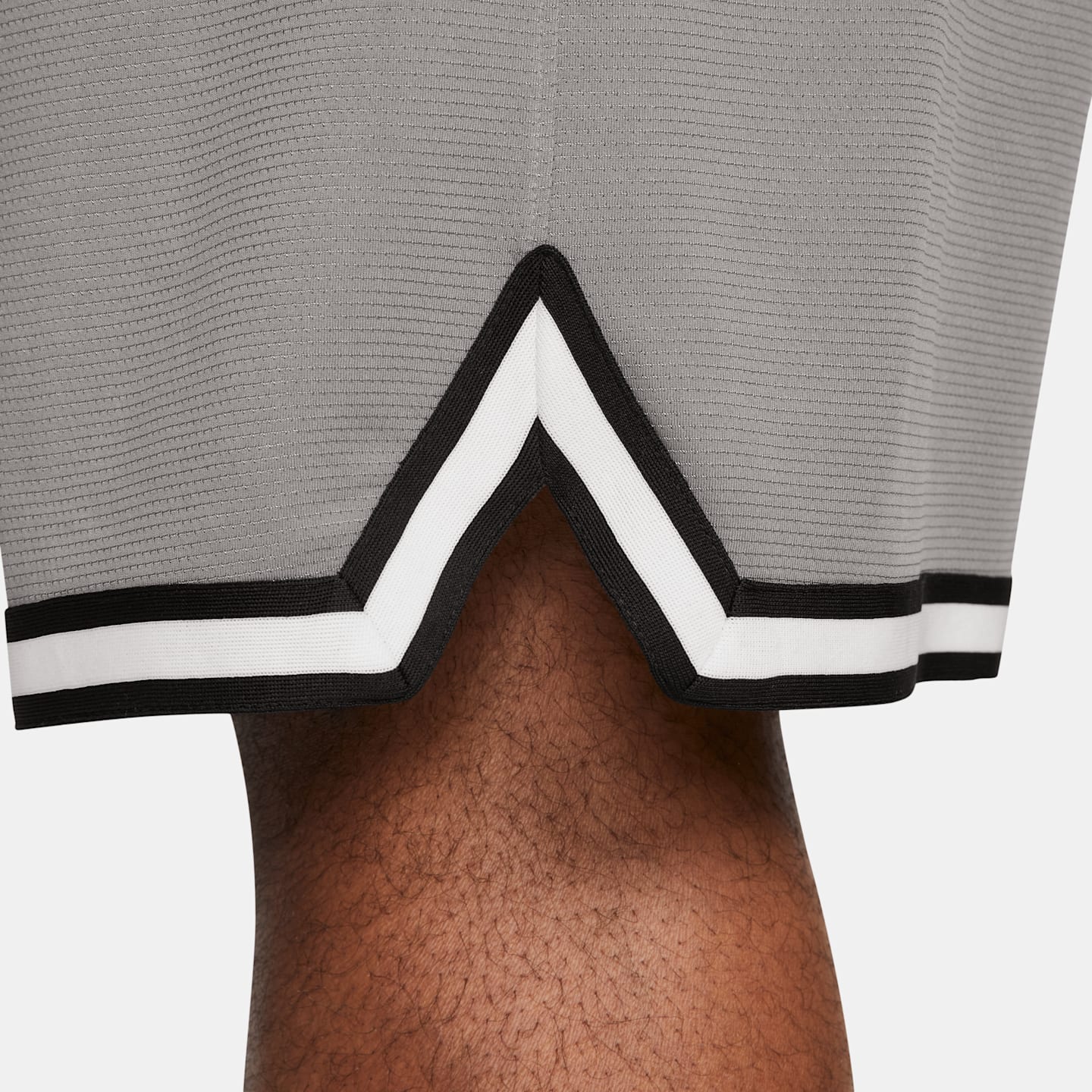 Мужские баскетбольные шорты Nike Dri-FIT DNA, цвет: Холодный серый / Чёрный — фото 12
