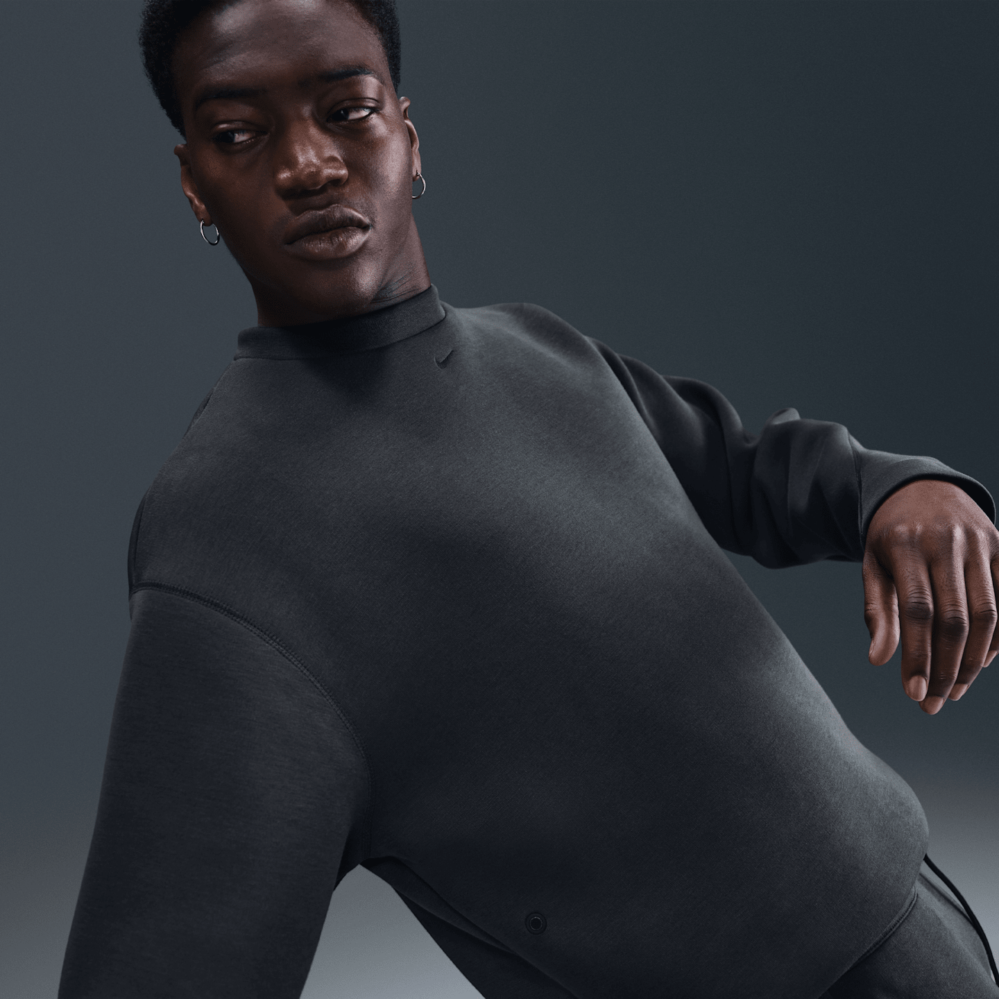Мужской флисовый свитшот свободного кроя Nike Tech, цвет: Антрацитовый / Чёрный — фото 3