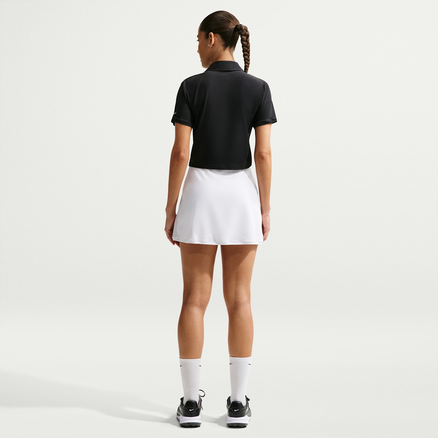 Женское укороченное поло для гольфа Nike Victory Dri-FIT с коротким рукавом, цвет: Чёрный / Белый — фото 5