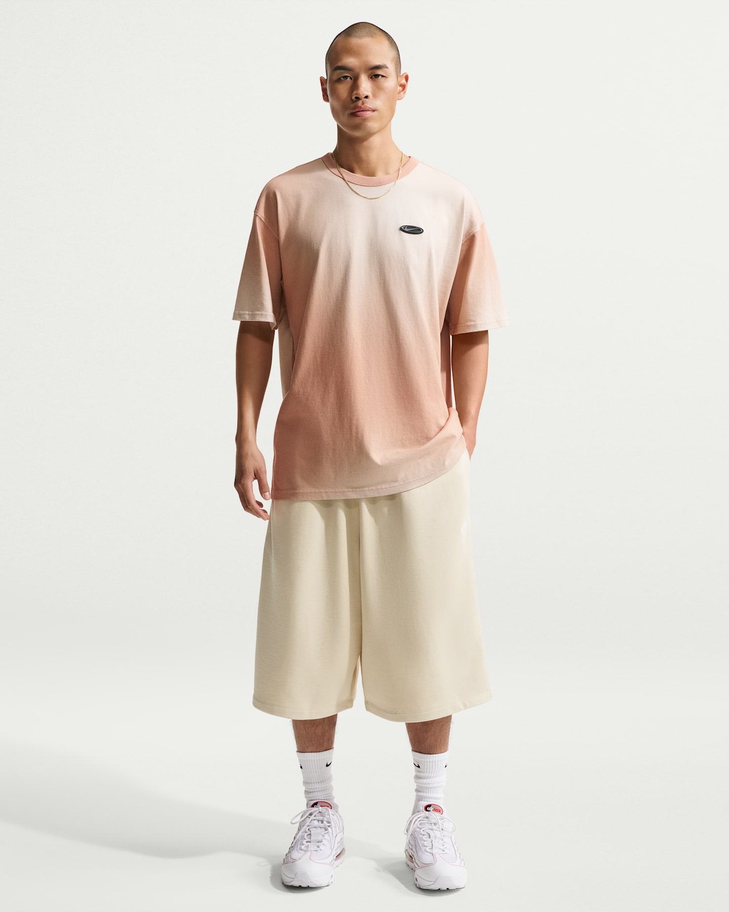 Мужские шорты Nike Sportswear Club из френч терри оверсайз, цвет: Светлый хаки / Белый — фото 6