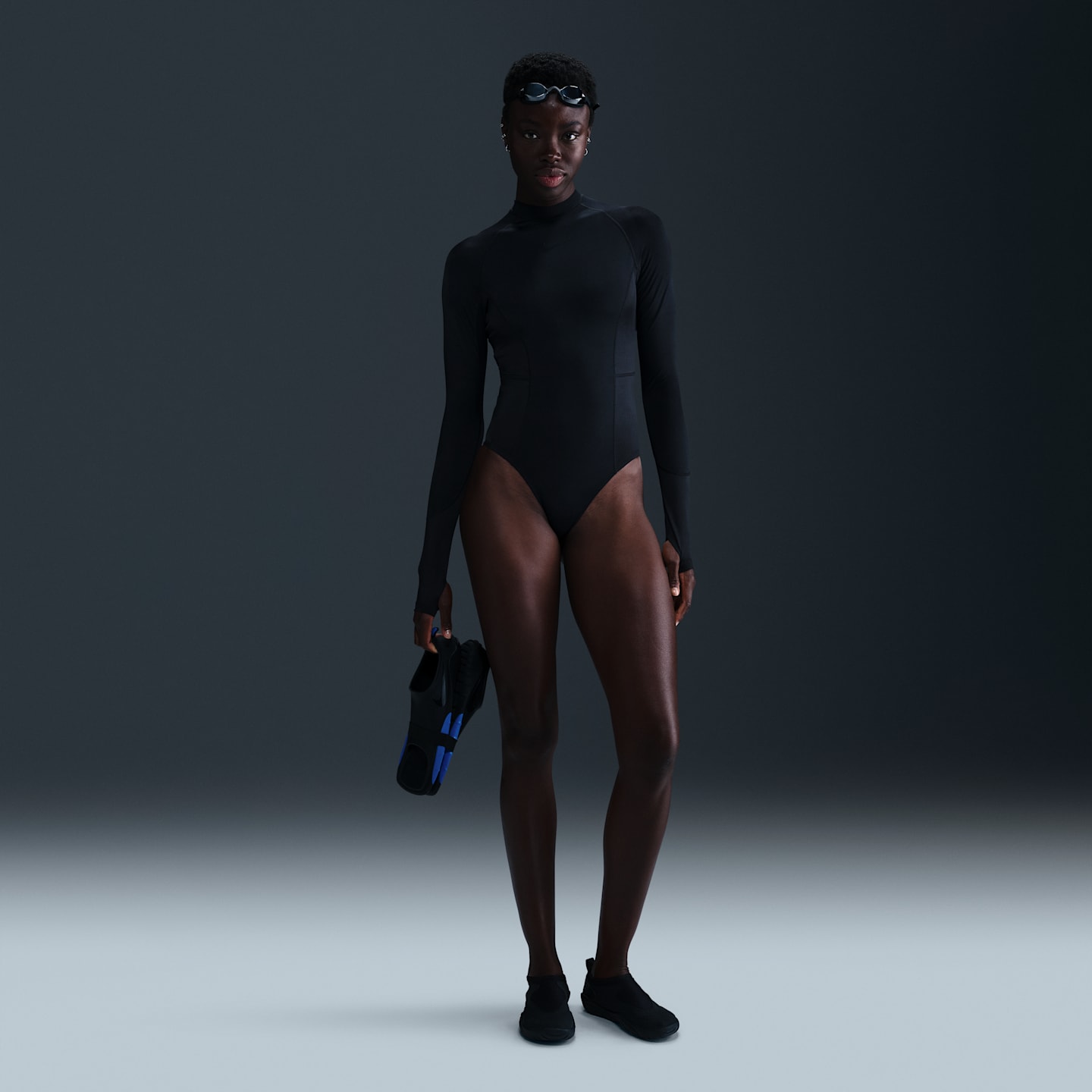 Женский слитный купальник Nike Swim Hydralock Fusion с длинным рукавом, цвет: Чёрный — фото 1