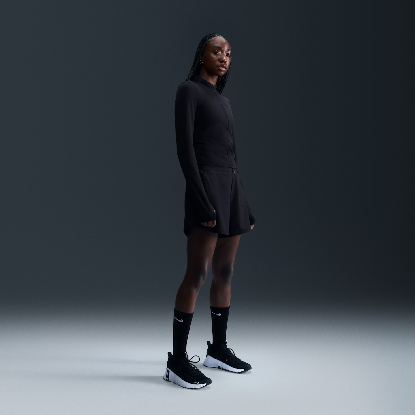 Женский топ Nike Zenvy Dri-FIT на молнии с длинным рукавом, цвет: Чёрный / Холодный серый — фото 4