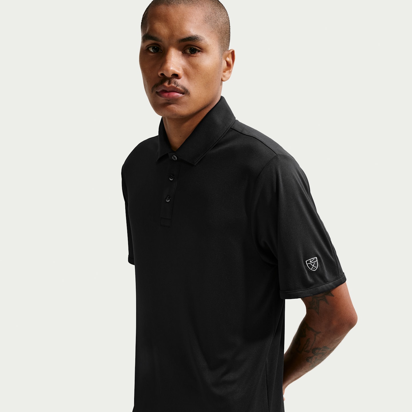 Мужское поло Nike Par Dri-FIT Sleeve Logo Golf Polo, цвет: Чёрный — фото 1