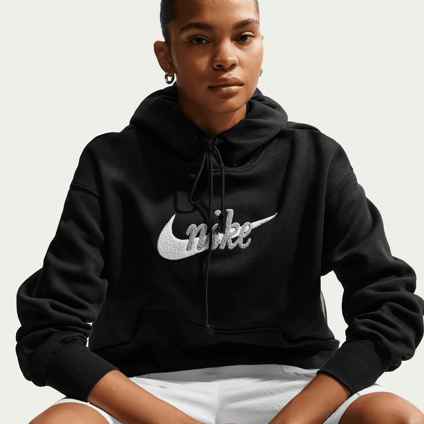 Женское худи Nike Sportswear Phoenix Fleece Oversized Logo, цвет: Чёрный / Снежный белый — фото 3