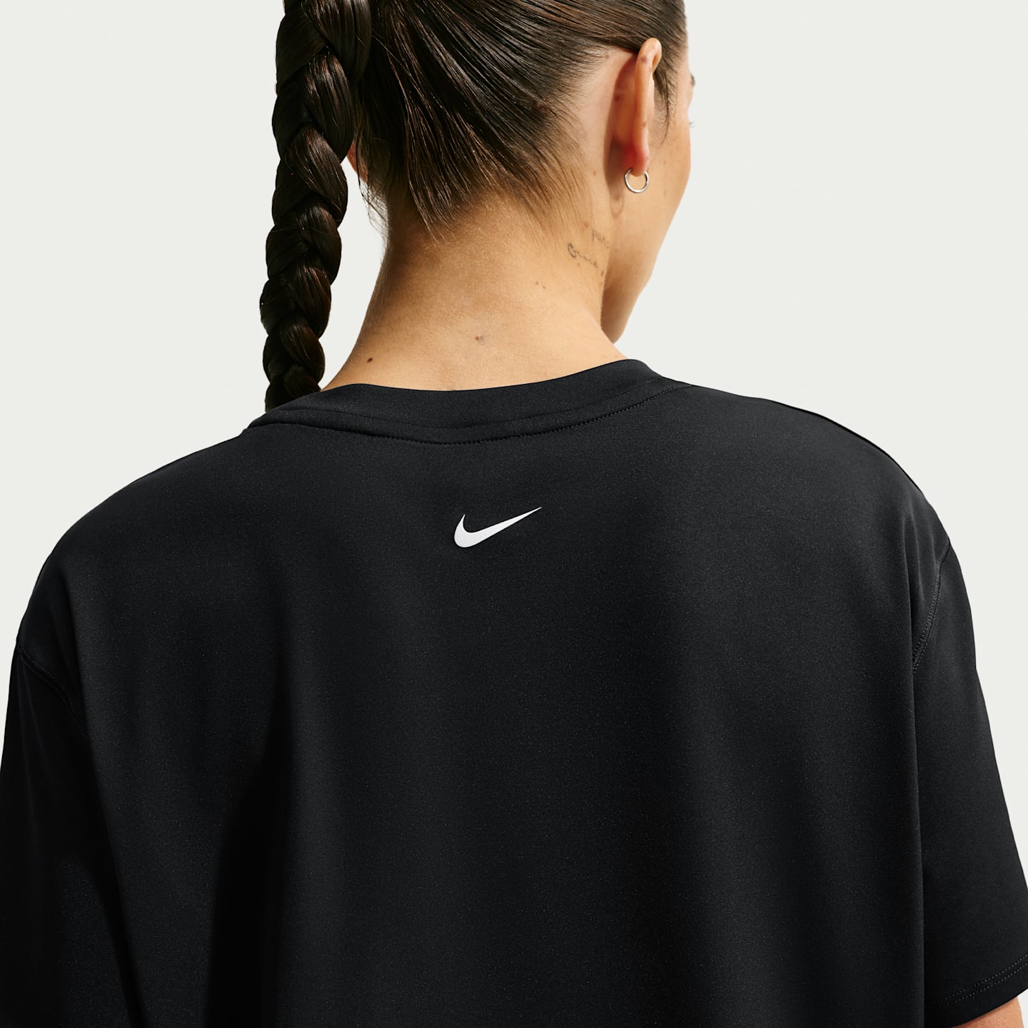 Женская футболка Nike Pro свободного кроя, цвет: Чёрный / Белый — фото 2